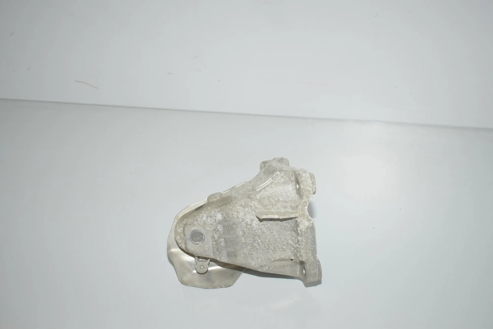 Right Side Engine Bracket – OEM 6859416 · BMW 2 Cabrio (F23) 220 i 2017 – 2