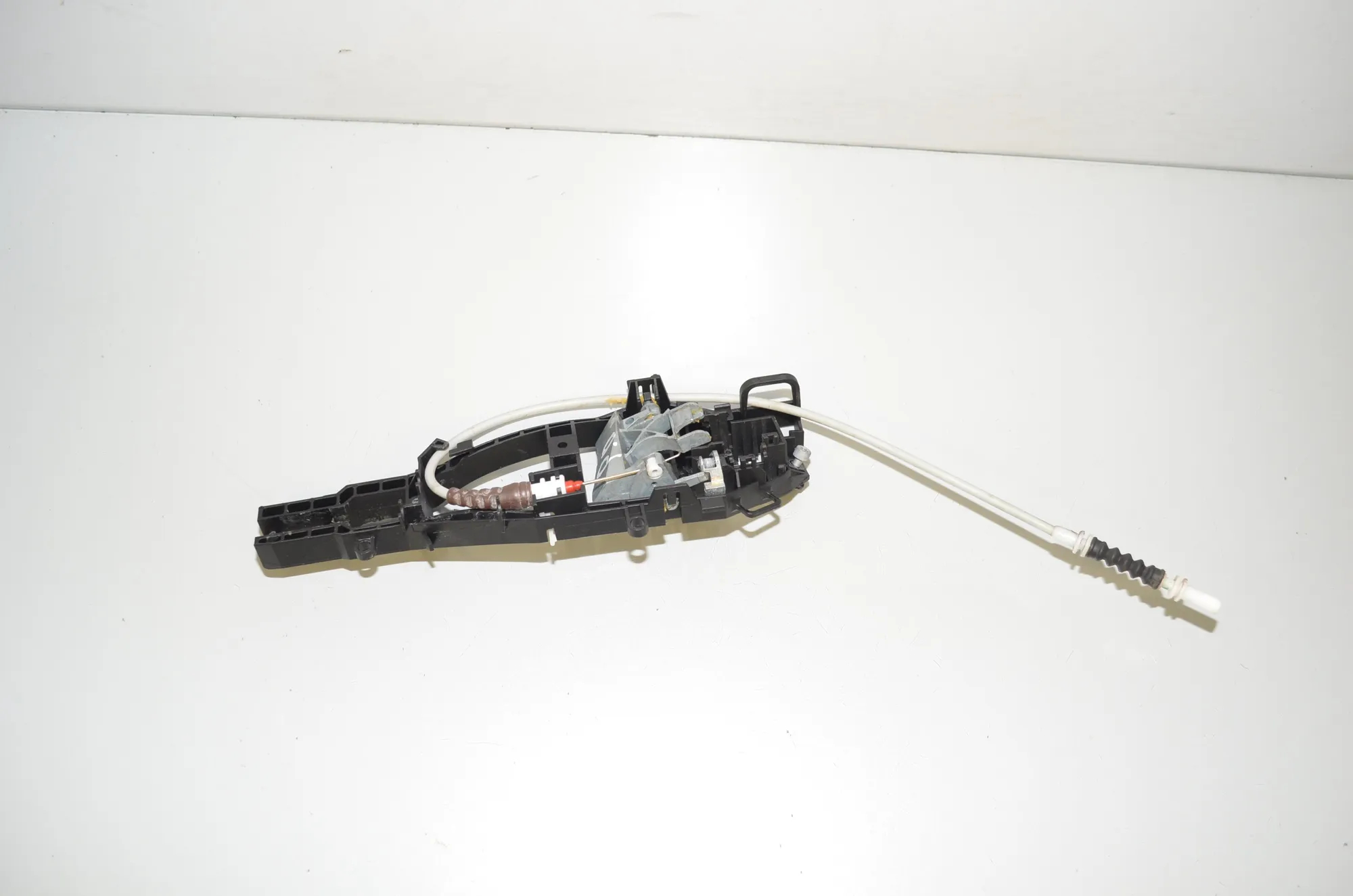 Front Right Door Interior Handle Frame – OEM 7242568 · BMW 4 Cabrio (F33, F83) 420 i 2017 – 4