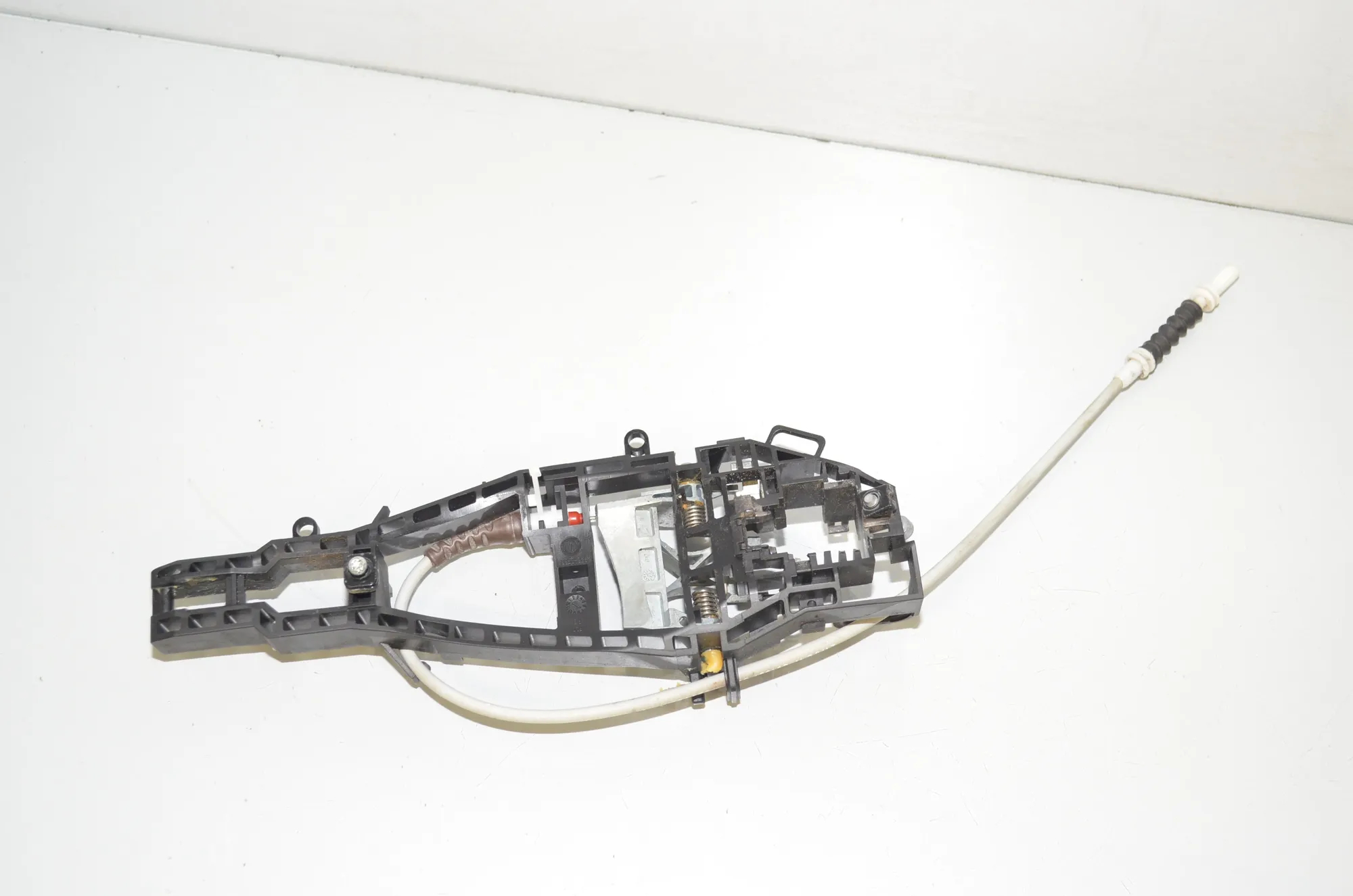 Front Right Door Interior Handle Frame – OEM 7242568 · BMW 4 Cabrio (F33, F83) 420 i 2017