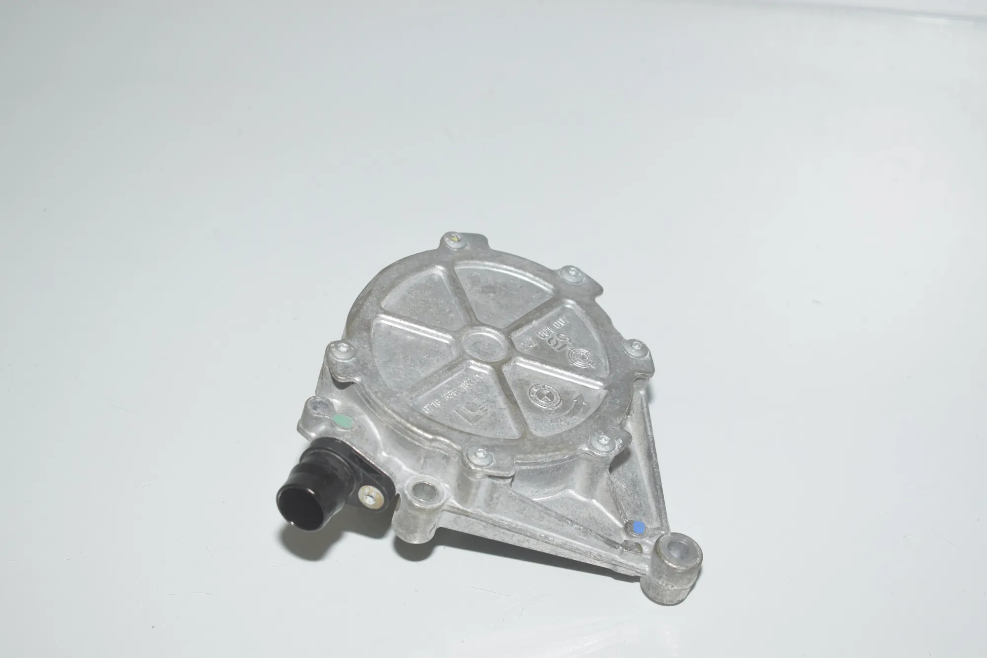 Vacuum Pump – OEM 247001007 · BMW X3 (F25) sDrive 20 i 2014 – 3