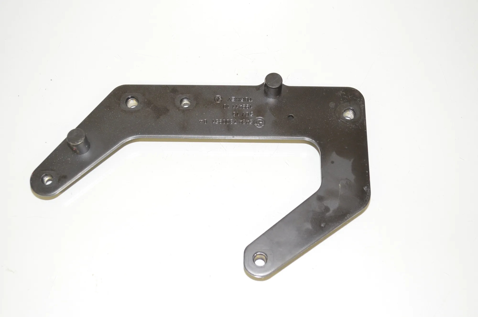 Bracket – OEM 7300951 · BMW 2 Cabrio (F23) 220 i 2017 – 2