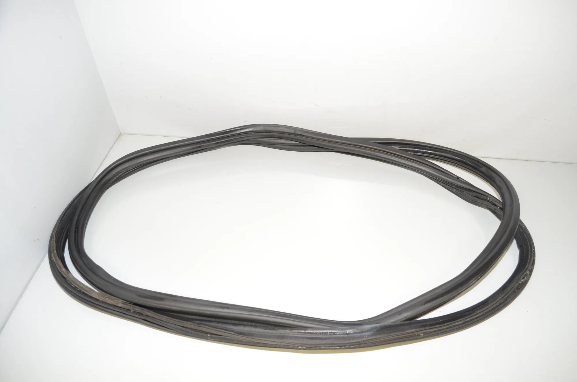 Tailgate Rubber Seal – OEM 7003105 · BMW X6 (E71, E72) M 50 d 2013