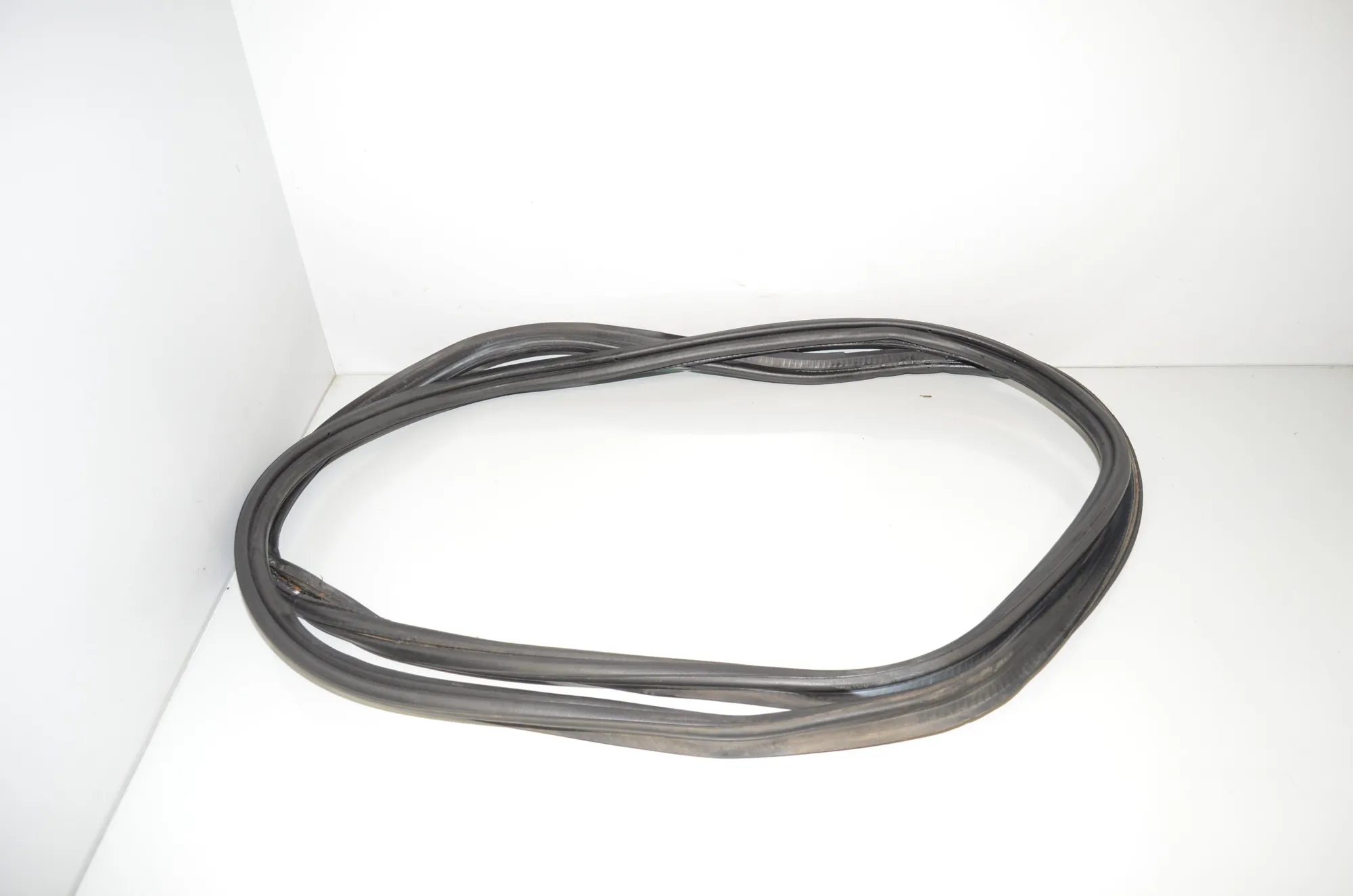 Tailgate Rubber Seal – OEM 7003105 · BMW X6 (E71, E72) M 50 d 2013 – 2