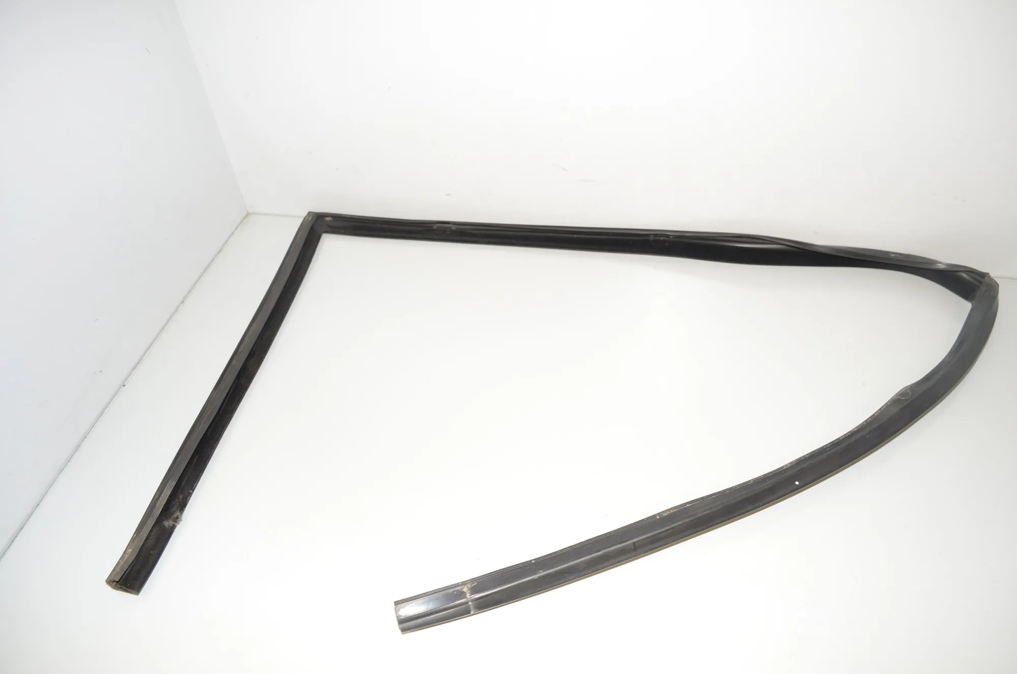 Front Left Door Window Strip – OEM 7310315 · BMW X6 (E71, E72) M 50 d 2013