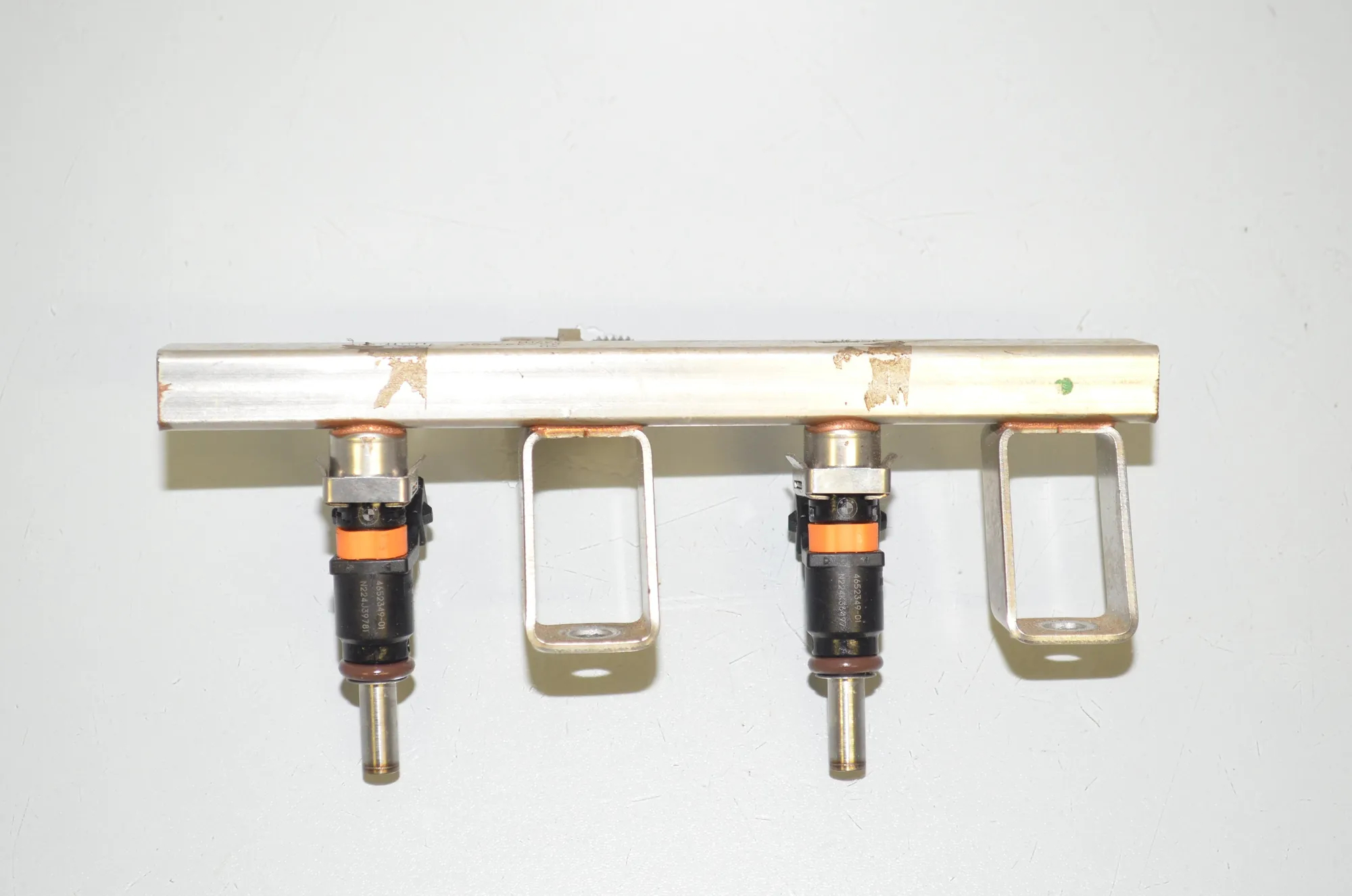 Fuel Rail – OEM 8529936 · BMW i3 (I01) Hybrid 2018 – 3