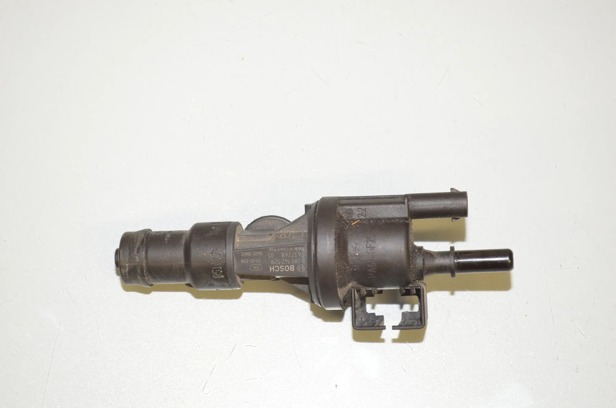 Vacuum Valve – OEM 7637268 · BMW i3 (I01) Hybrid 2018