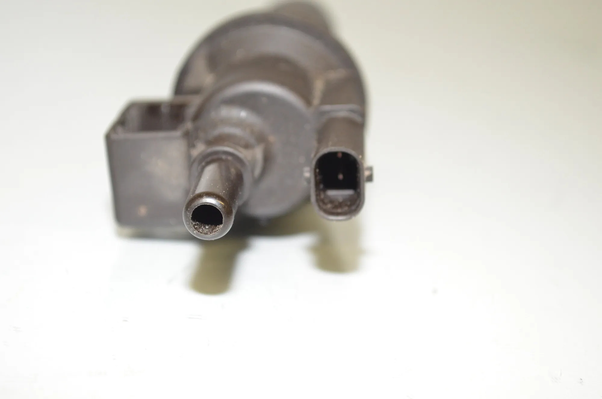 Vacuum Valve – OEM 7637268 · BMW i3 (I01) Hybrid 2018 – 3