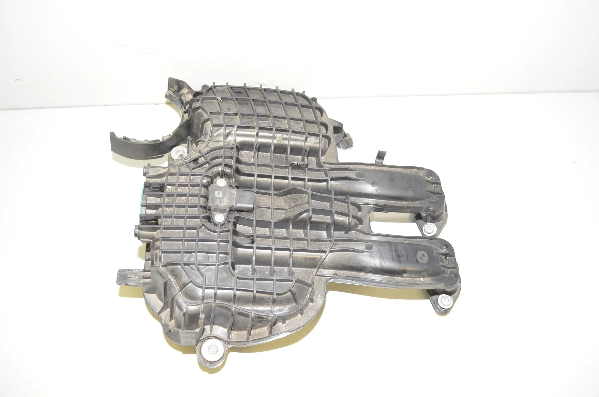 Intake Manifold – OEM 8530103 · BMW i3 (I01) Hybrid 2018 – 2