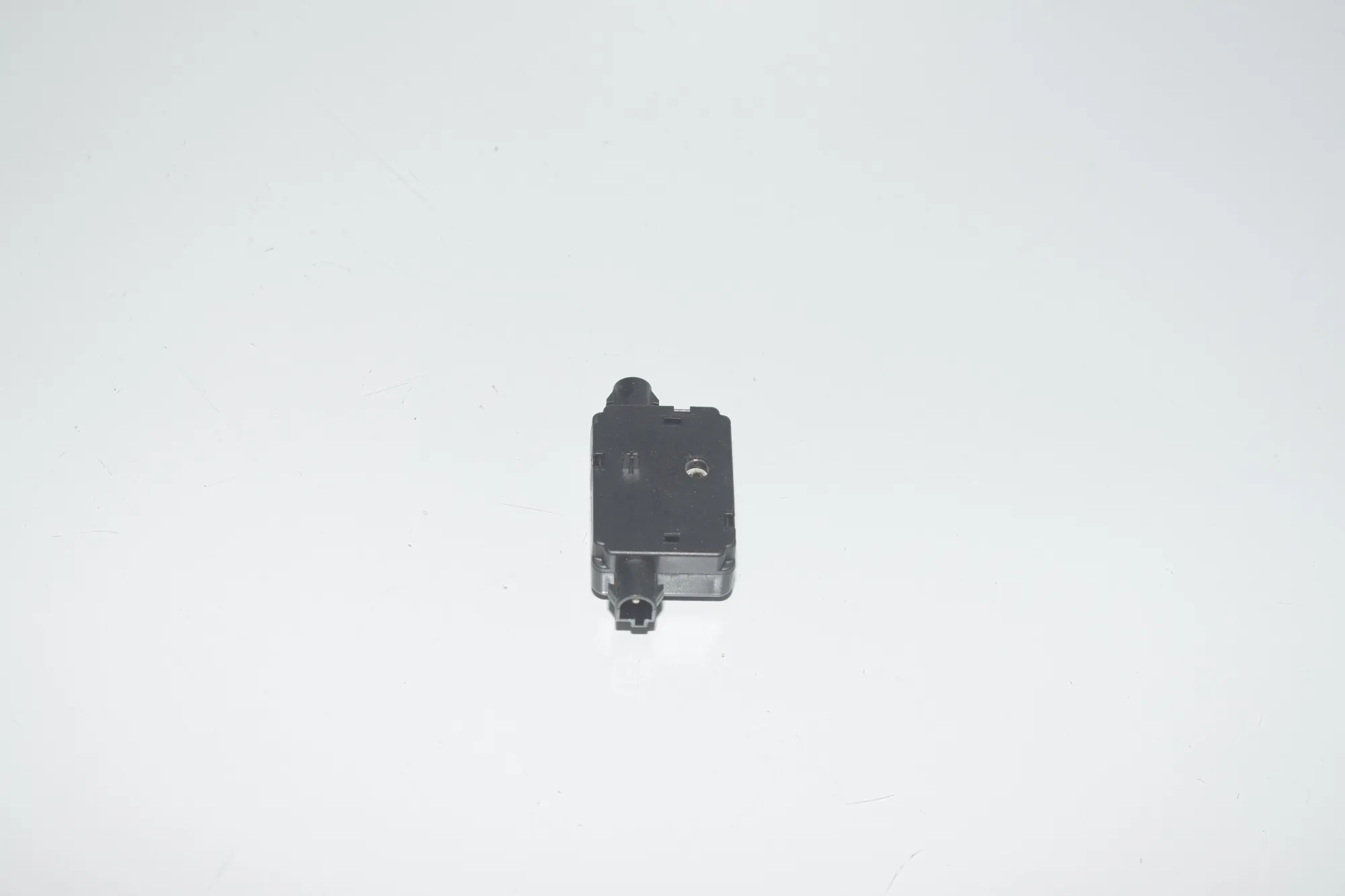 Antenna Amplifier – OEM 9281066 · BMW 4 Cabrio (F33, F83) 420 i 2017 – 3