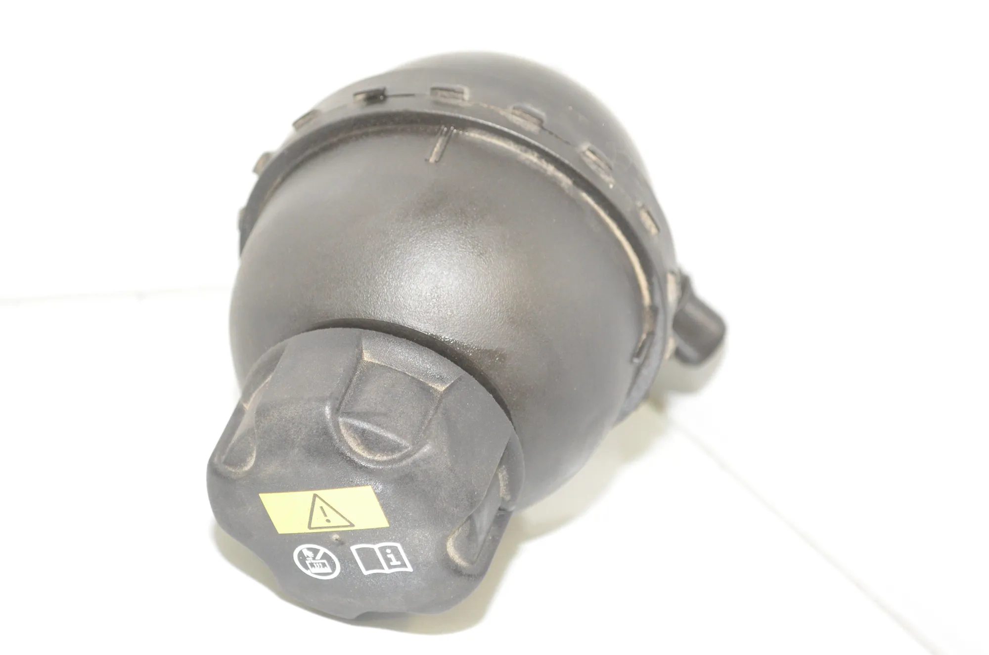 Expansion Tank – OEM 7604431 · BMW i3 (I01) Hybrid 2018