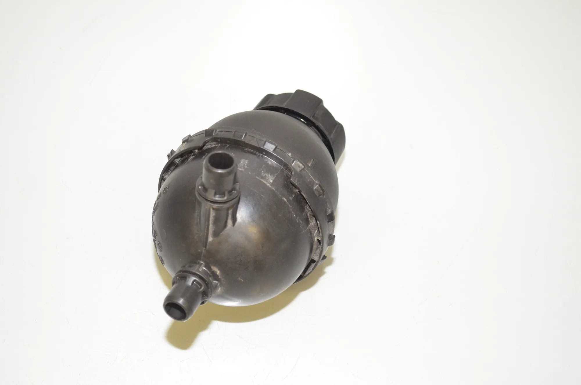 Expansion Tank – OEM 7604431 · BMW i3 (I01) Hybrid 2018 – 4