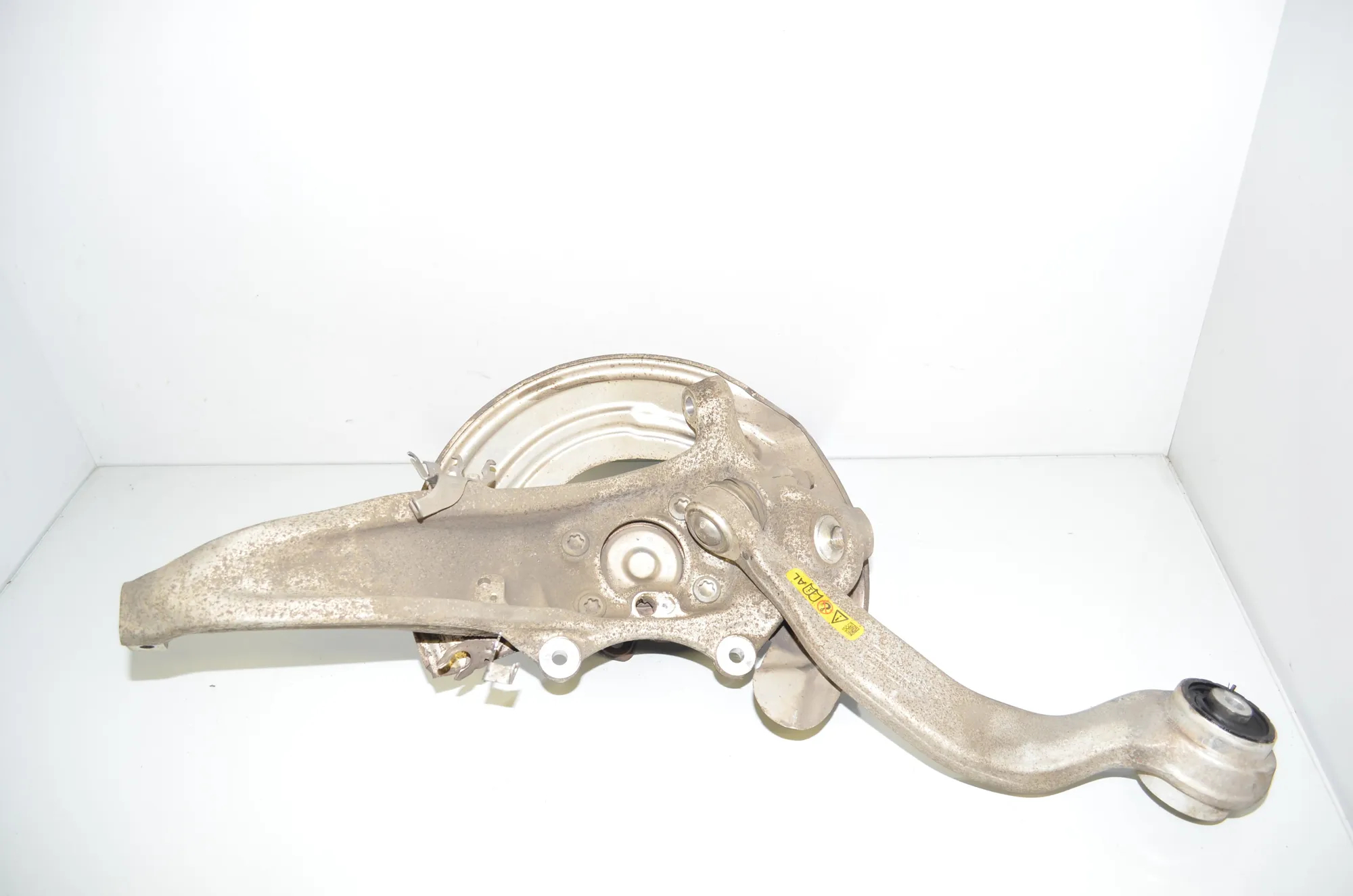 Front Left Wheel Hub – OEM 6884377 · BMW 7 (G11, G12) 730 d, Ld 2016 – 3
