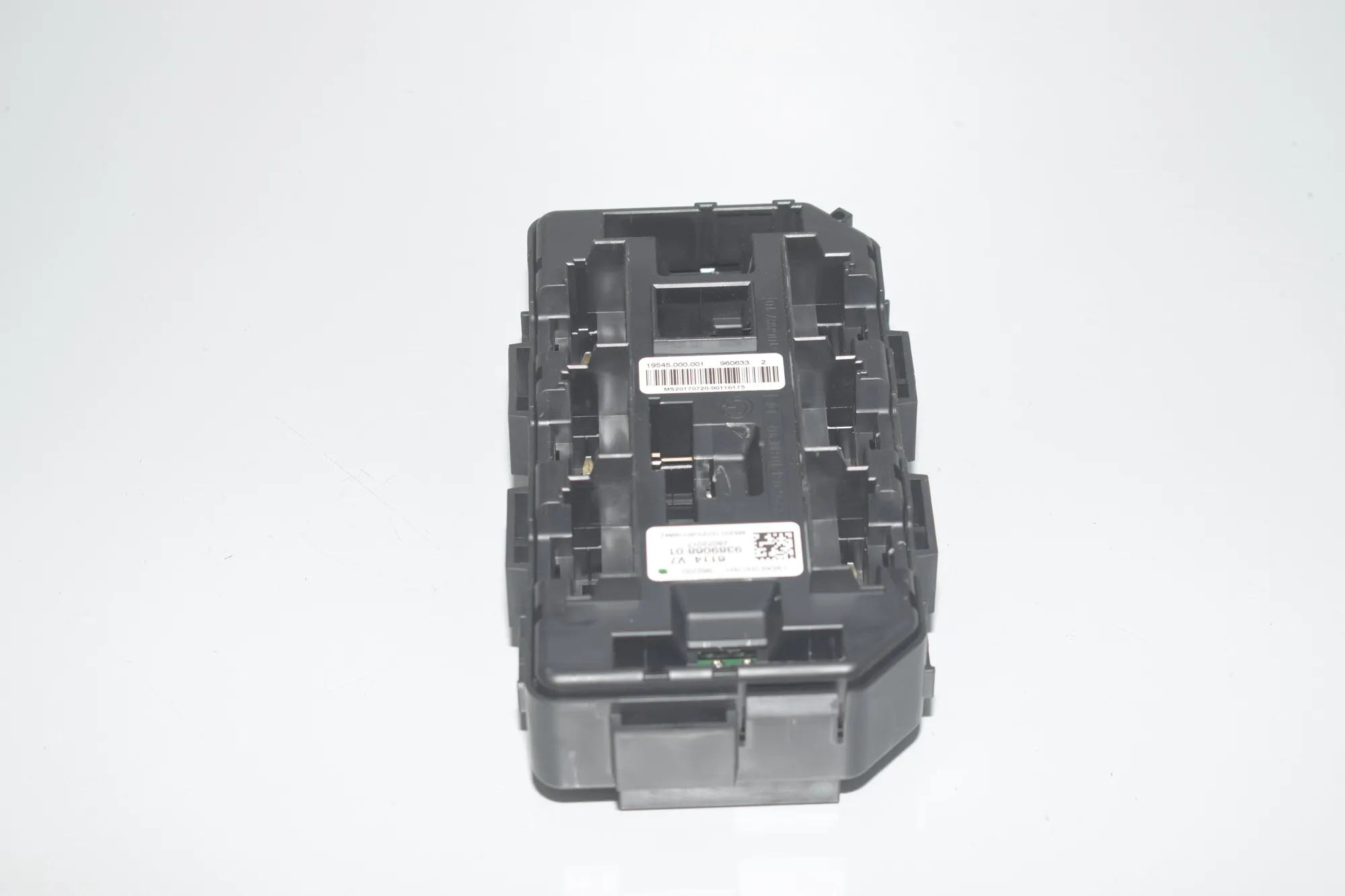 Fuse Box – OEM 9389068 · BMW 4 Cabrio (F33, F83) 420 i 2017 – 3