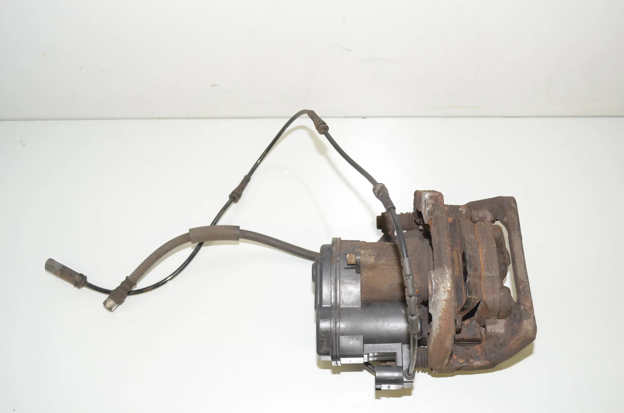 Rear Right Brake Caliper – OEM 34216793048 · BMW 5 Touring (F11) 530 d xDrive 2011 – 4