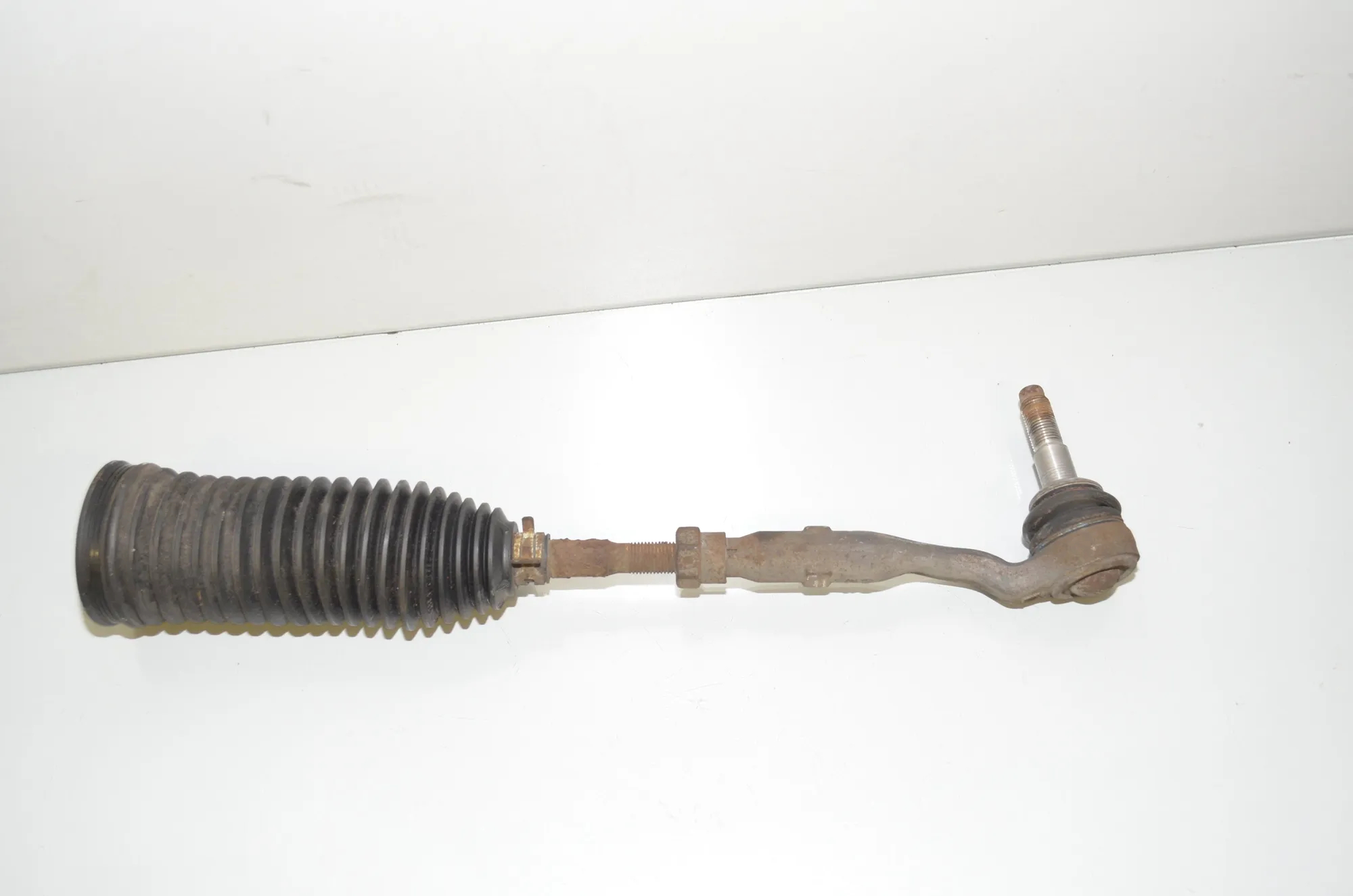 Left Side Steering Tie Rod – OEM 6784716 · BMW 5 Touring (F11) 530 d xDrive 2011 – 3