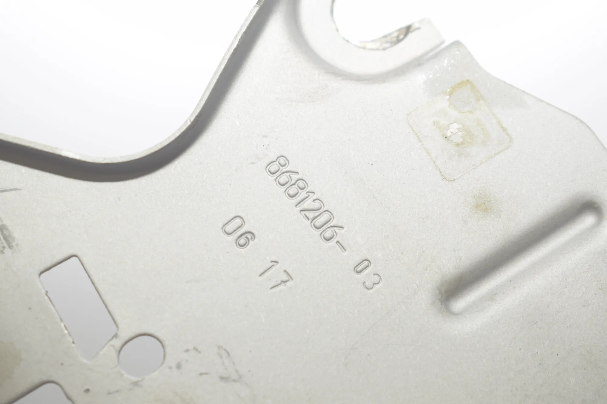 Bracket – OEM 8648410 · BMW 4 Cabrio (F33, F83) 420 i 2017 – 6