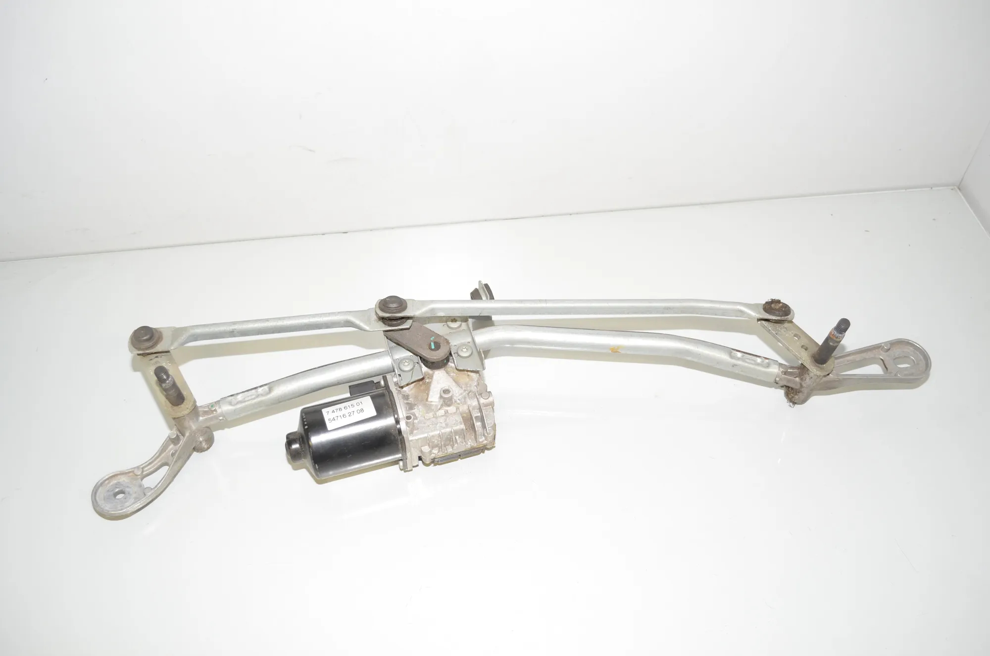 Front Windshield Wiper Mechanism – OEM 7623000 · BMW 7 (G11, G12) 730 d, Ld 2016
