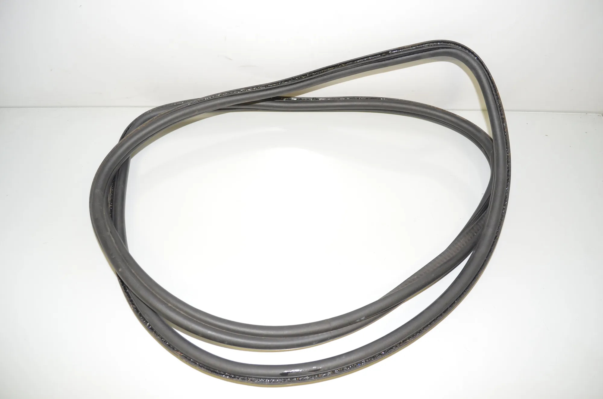 Tailgate Rubber Seal – OEM 7357103 · BMW 7 (G11, G12) 730 d, Ld 2016 – 4