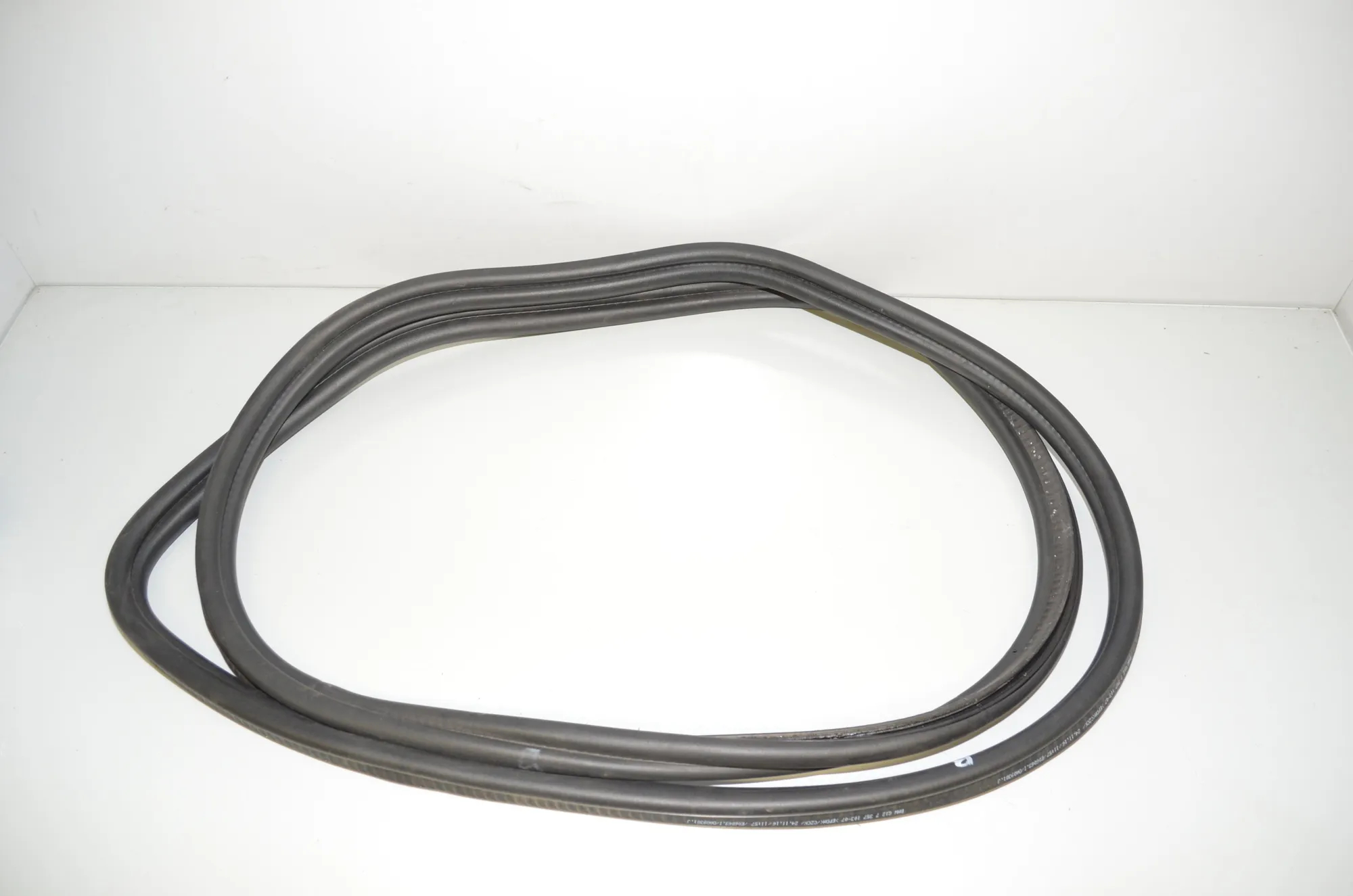 Tailgate Rubber Seal – OEM 7357103 · BMW 7 (G11, G12) 730 d, Ld 2016 – 2