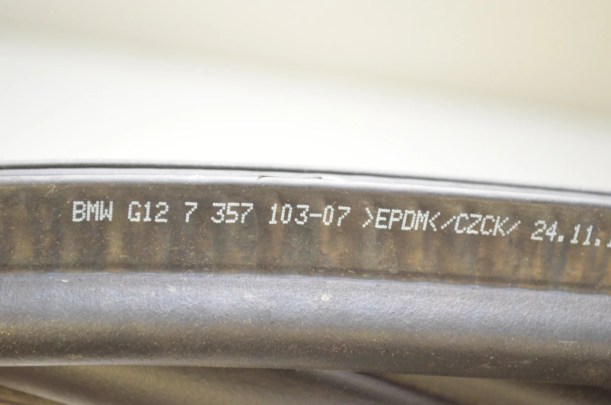 Tailgate Rubber Seal – OEM 7357103 · BMW 7 (G11, G12) 730 d, Ld 2016 – 5