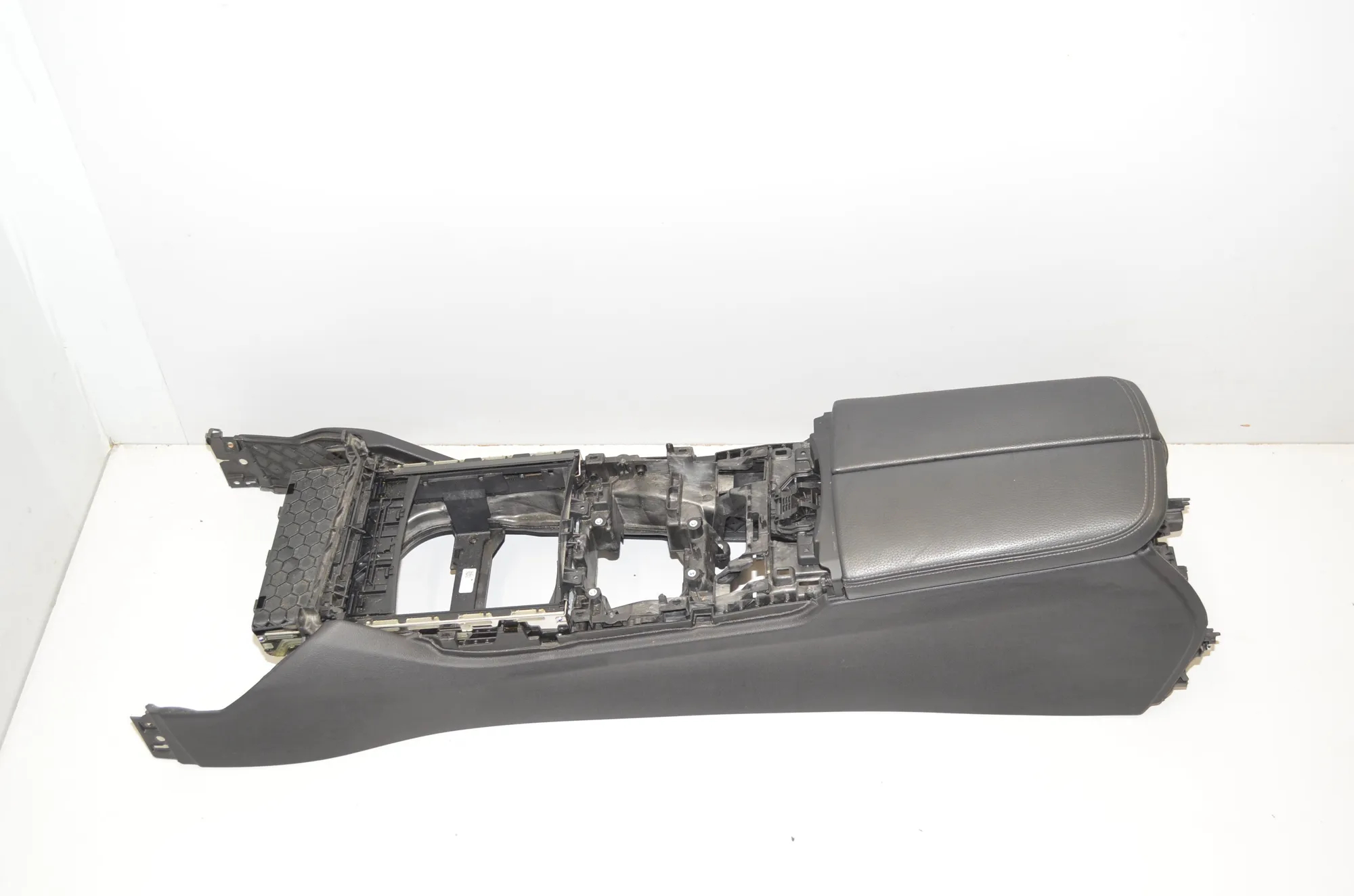 Center Console – OEM 9345347 · BMW 7 (G11, G12) 730 d, Ld 2016 – 2