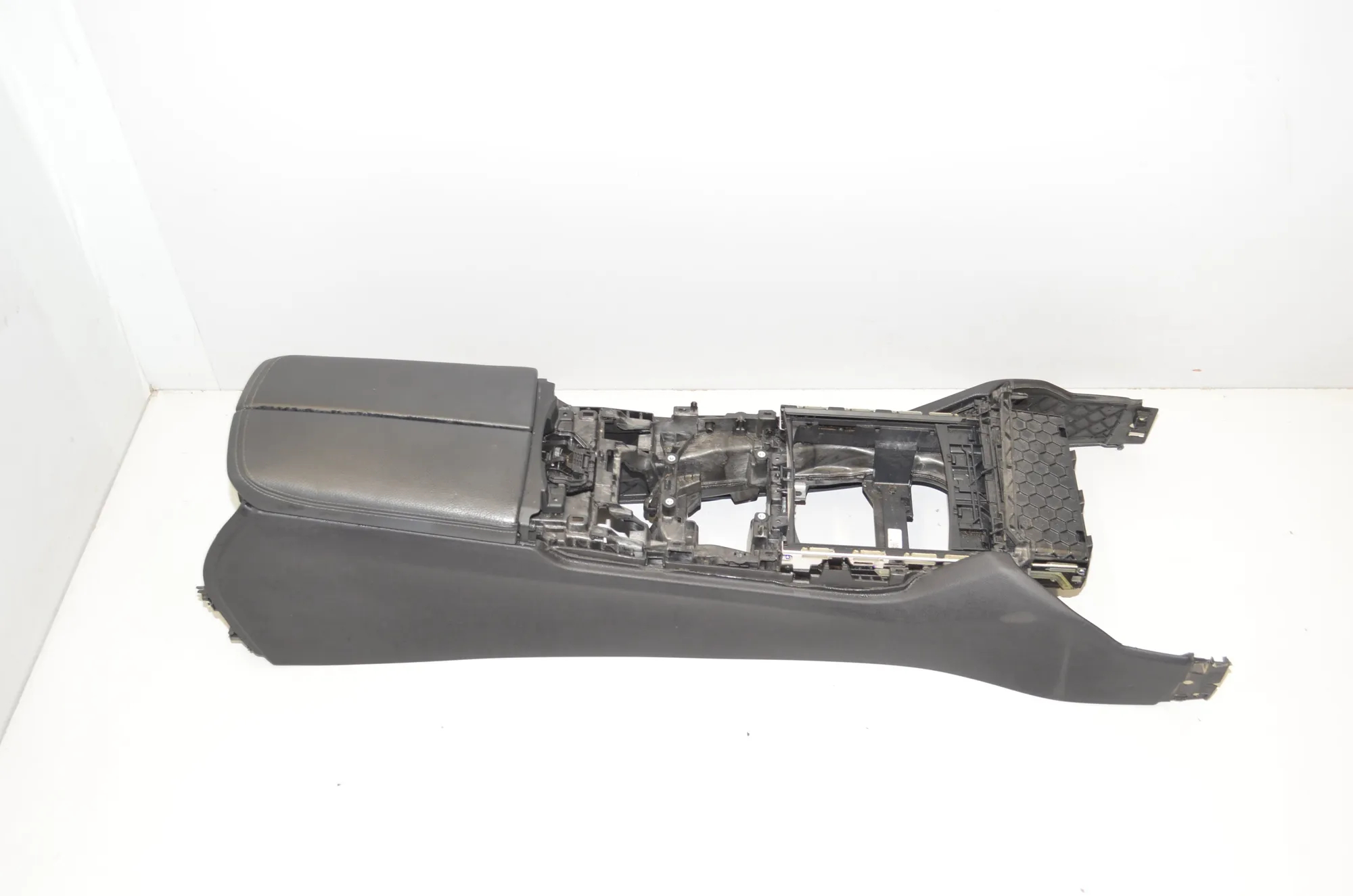 Center Console – OEM 9345347 · BMW 7 (G11, G12) 730 d, Ld 2016