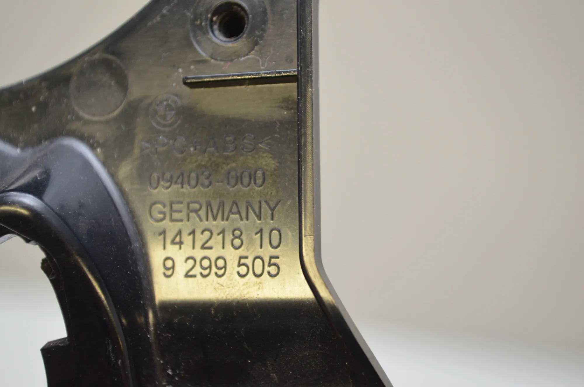 Bracket – OEM 9299505 · BMW 7 (G11, G12) 730 d, Ld 2016 – 5