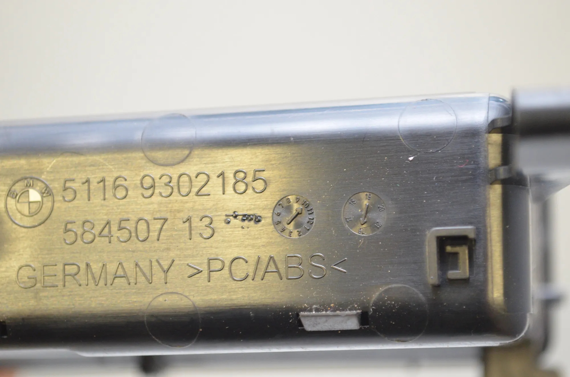 Glove Compartment – OEM 9302185 · BMW 7 (G11, G12) 730 d, Ld 2016 – 5