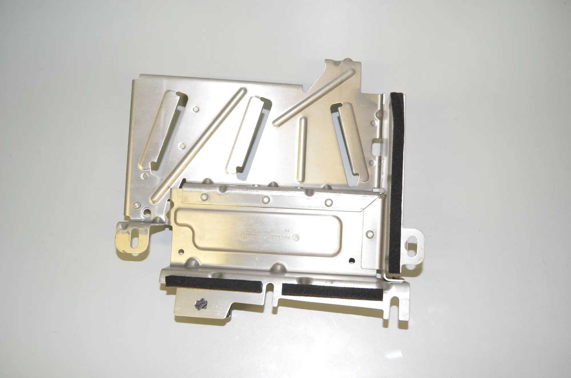 Bracket – OEM 9353270 · BMW 7 (G11, G12) 730 d, Ld 2016 – 2