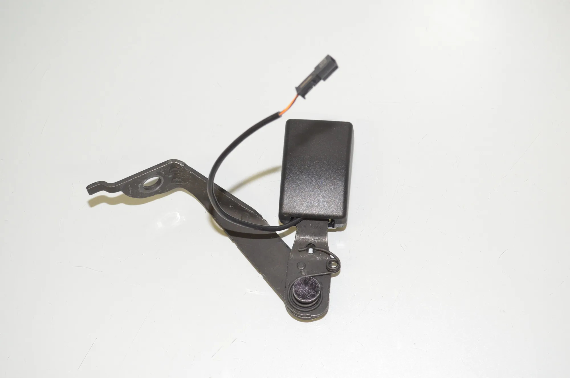 Rear Right Seat Buckle – OEM 7356624 · BMW 7 (G11, G12) 730 d, Ld 2016 – 3