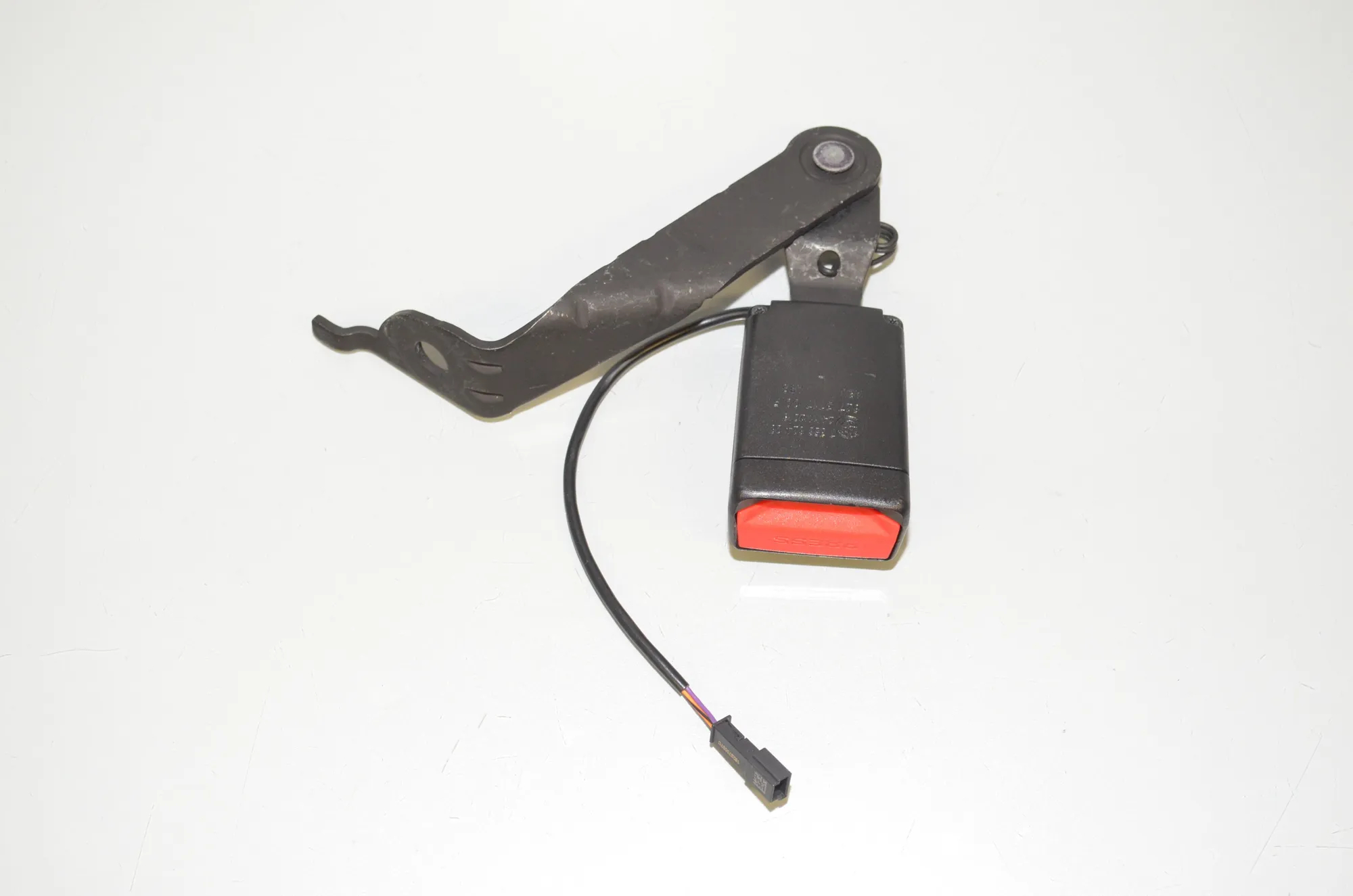 Rear Right Seat Buckle – OEM 7356624 · BMW 7 (G11, G12) 730 d, Ld 2016