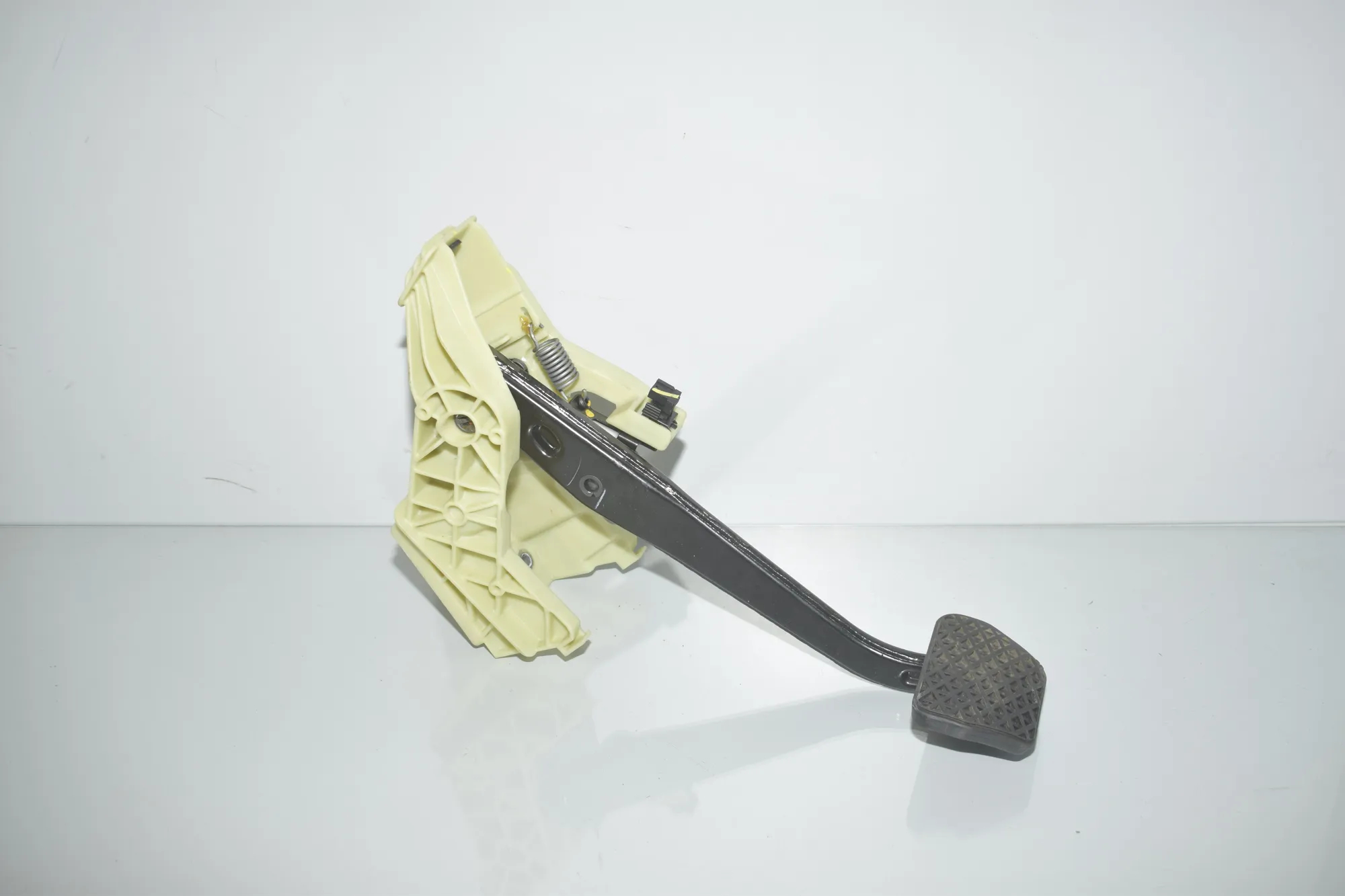 Brake Pedal – OEM 6791901 · BMW X6 (E71, E72) M 50 d 2013 – 2