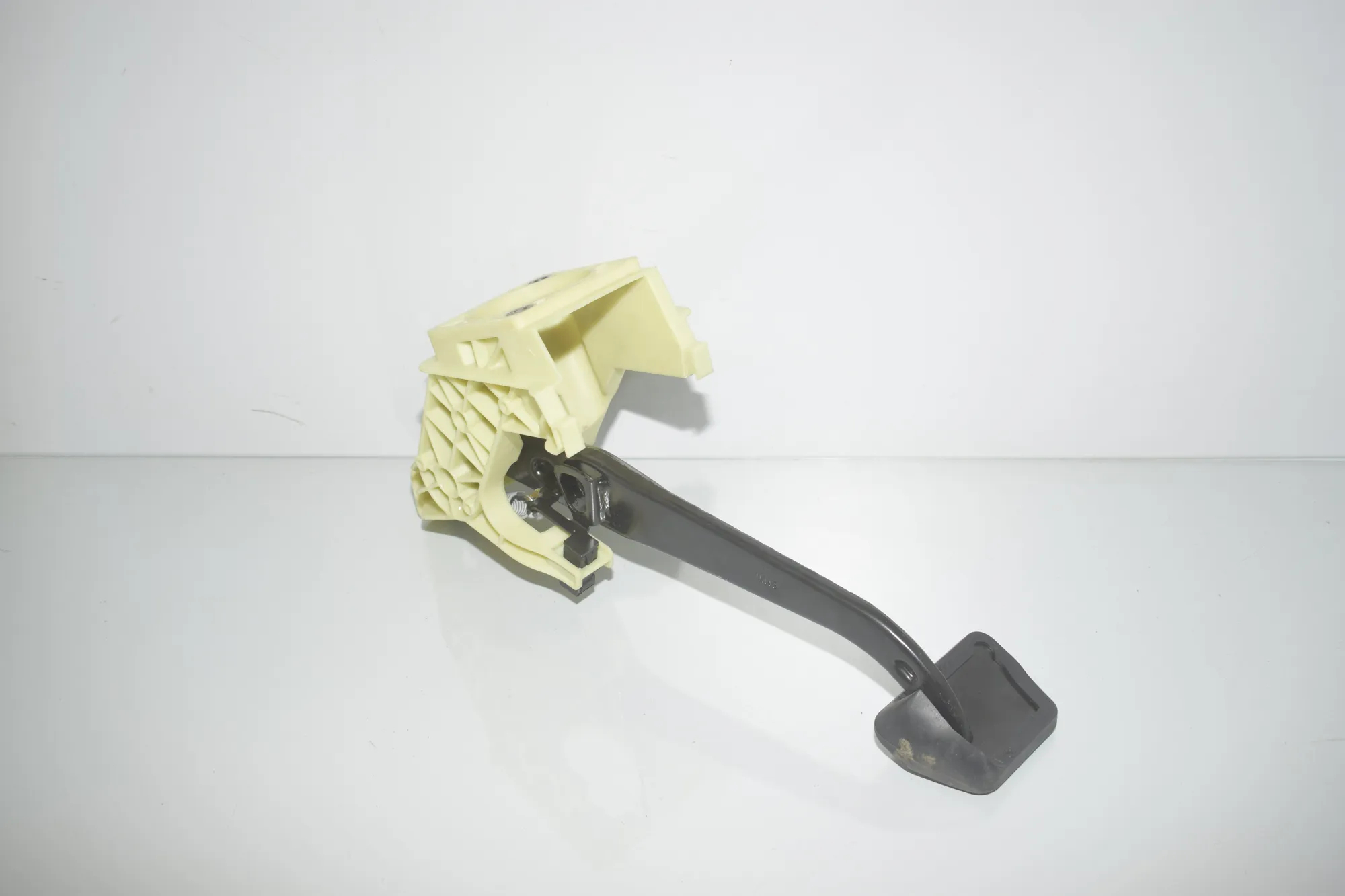 Brake Pedal – OEM 6791901 · BMW X6 (E71, E72) M 50 d 2013 – 4