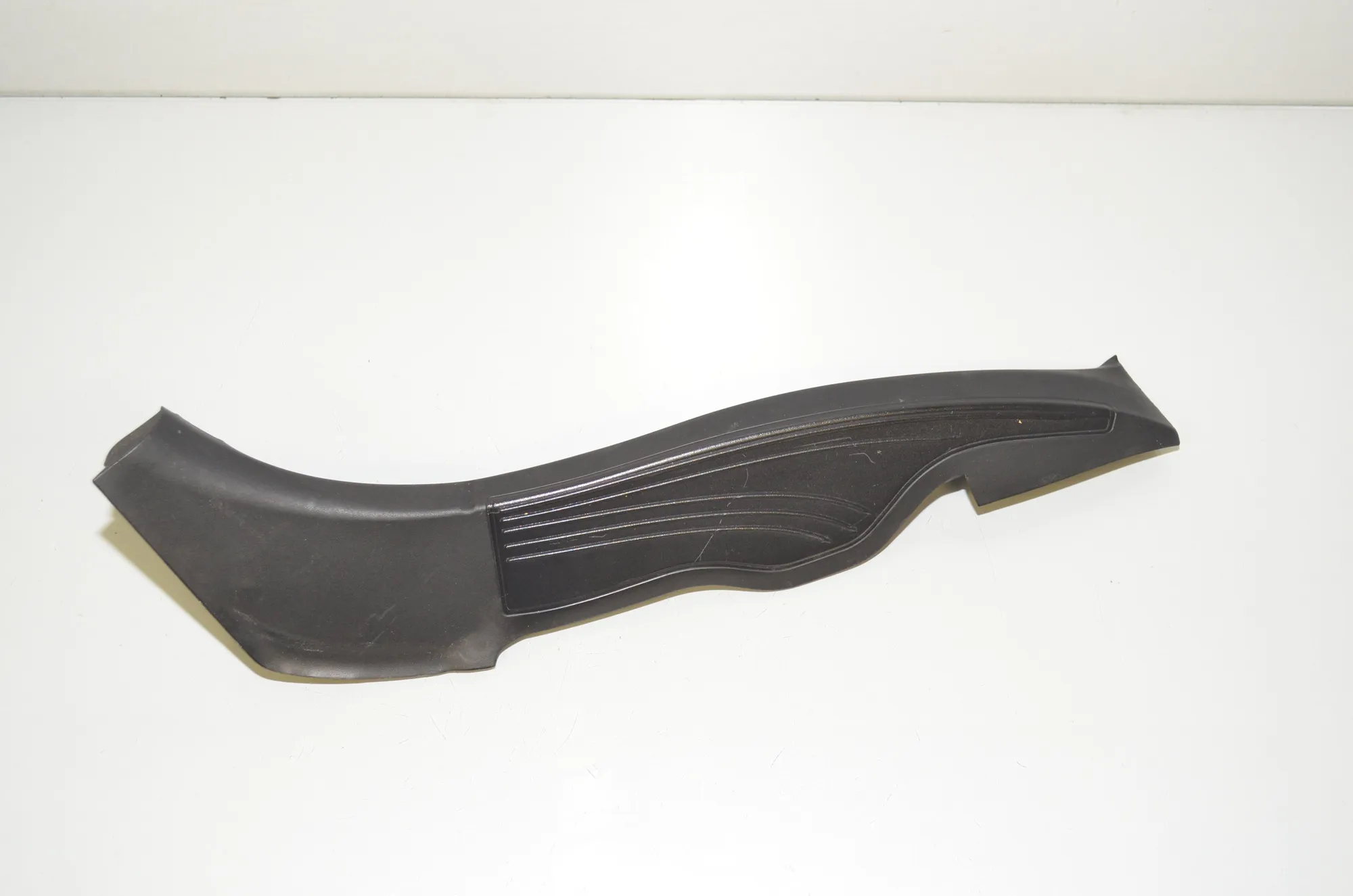 Rear Right Tail Light Trim – OEM 7342962 · BMW 7 (G11, G12) 730 d, Ld 2016