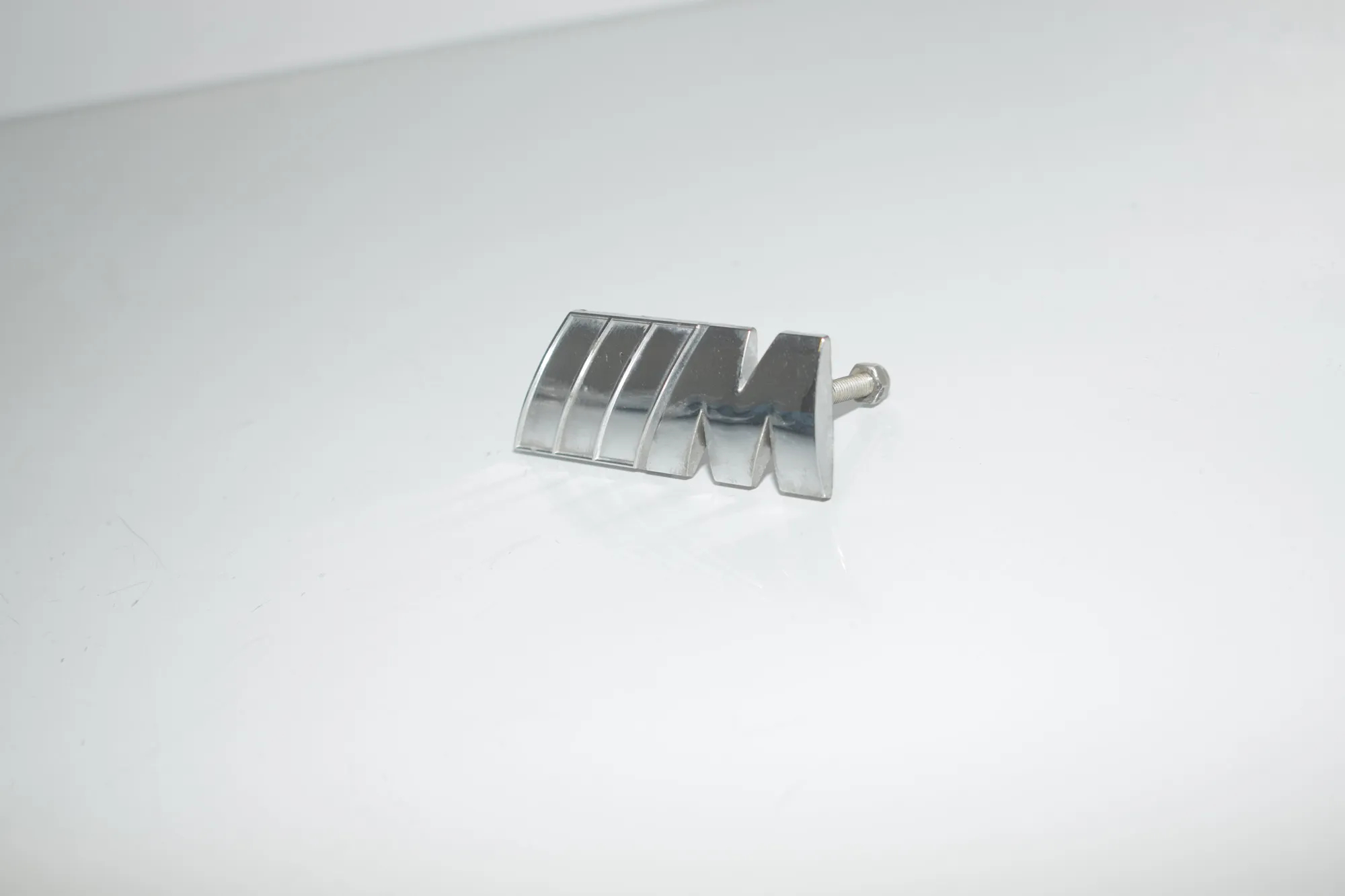 Car Manufacturer Badge Emblem · BMW X6 (E71, E72) M 50 d 2013 – 4