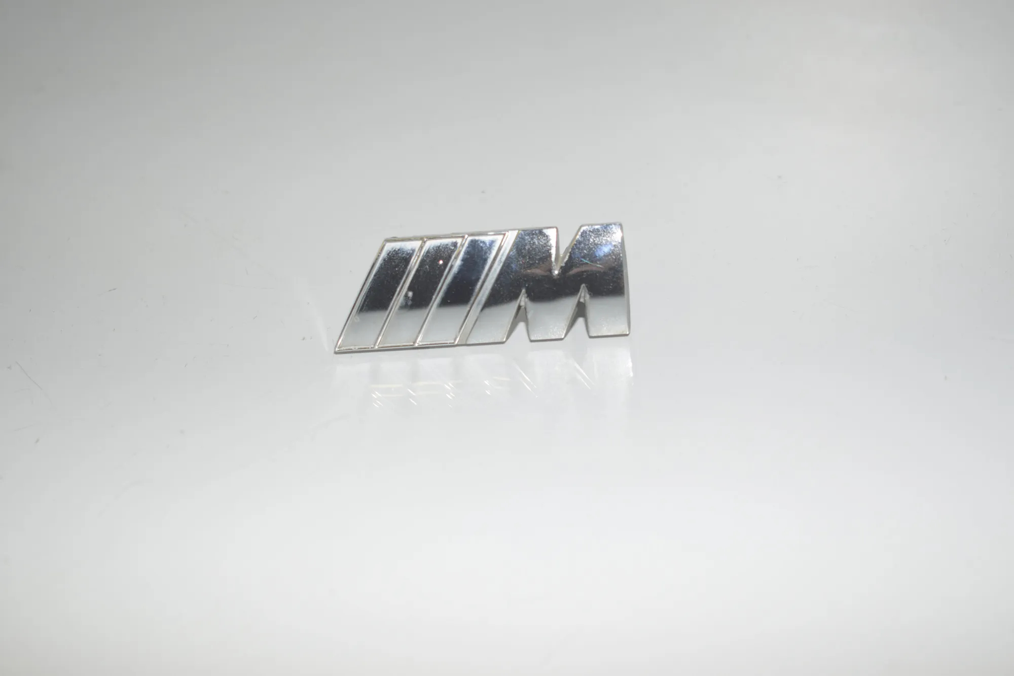 Car Manufacturer Badge Emblem · BMW X6 (E71, E72) M 50 d 2013 – 2