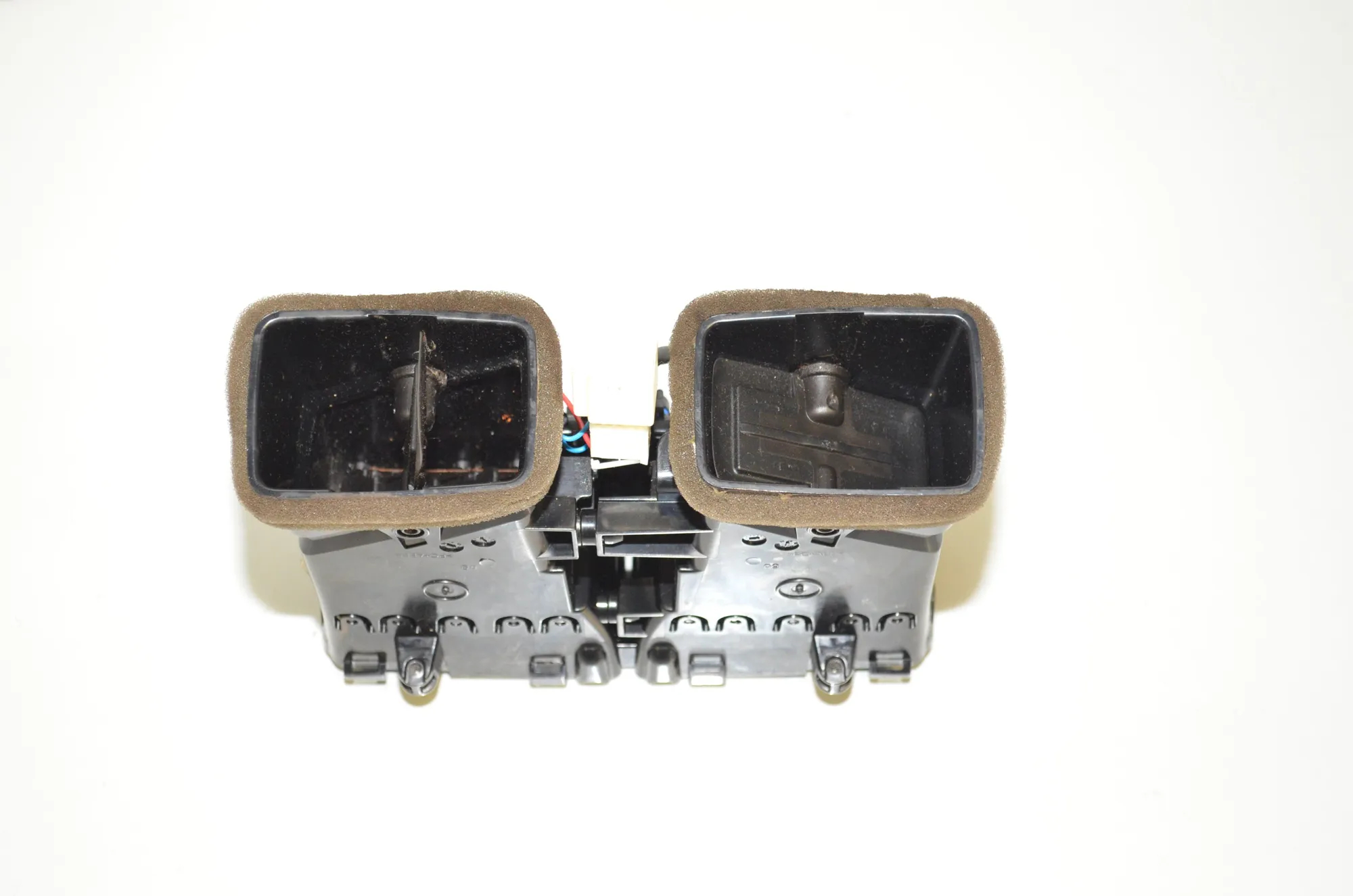 Center Console Air Vent – OEM 9301743 · BMW 7 (G11, G12) 730 d, Ld 2016 – 4