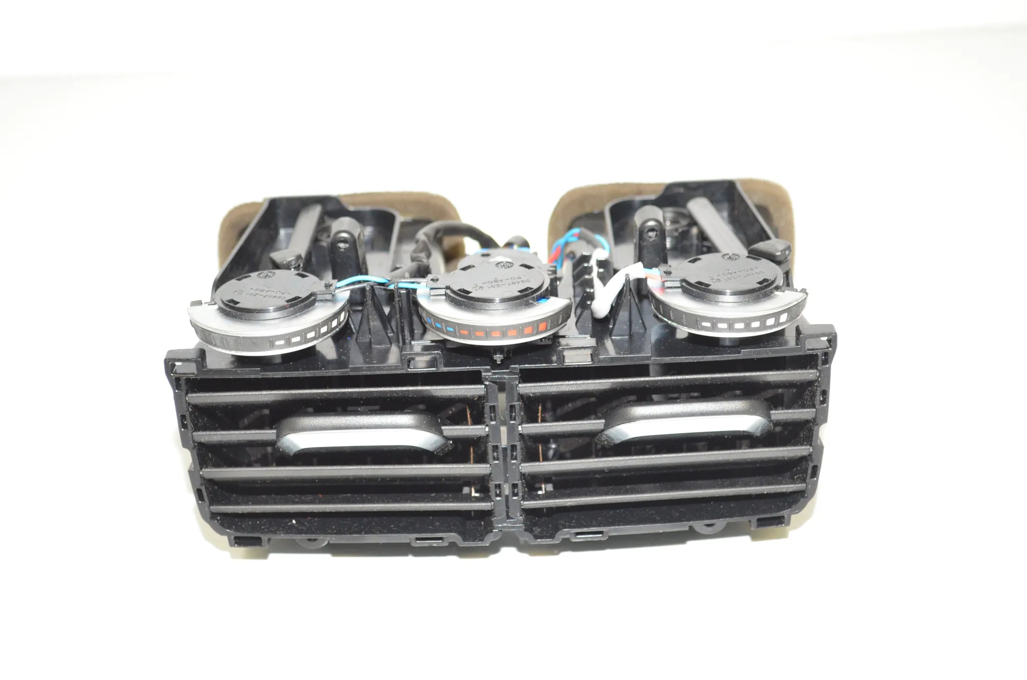 Center Console Air Vent – OEM 9301743 · BMW 7 (G11, G12) 730 d, Ld 2016 – 2