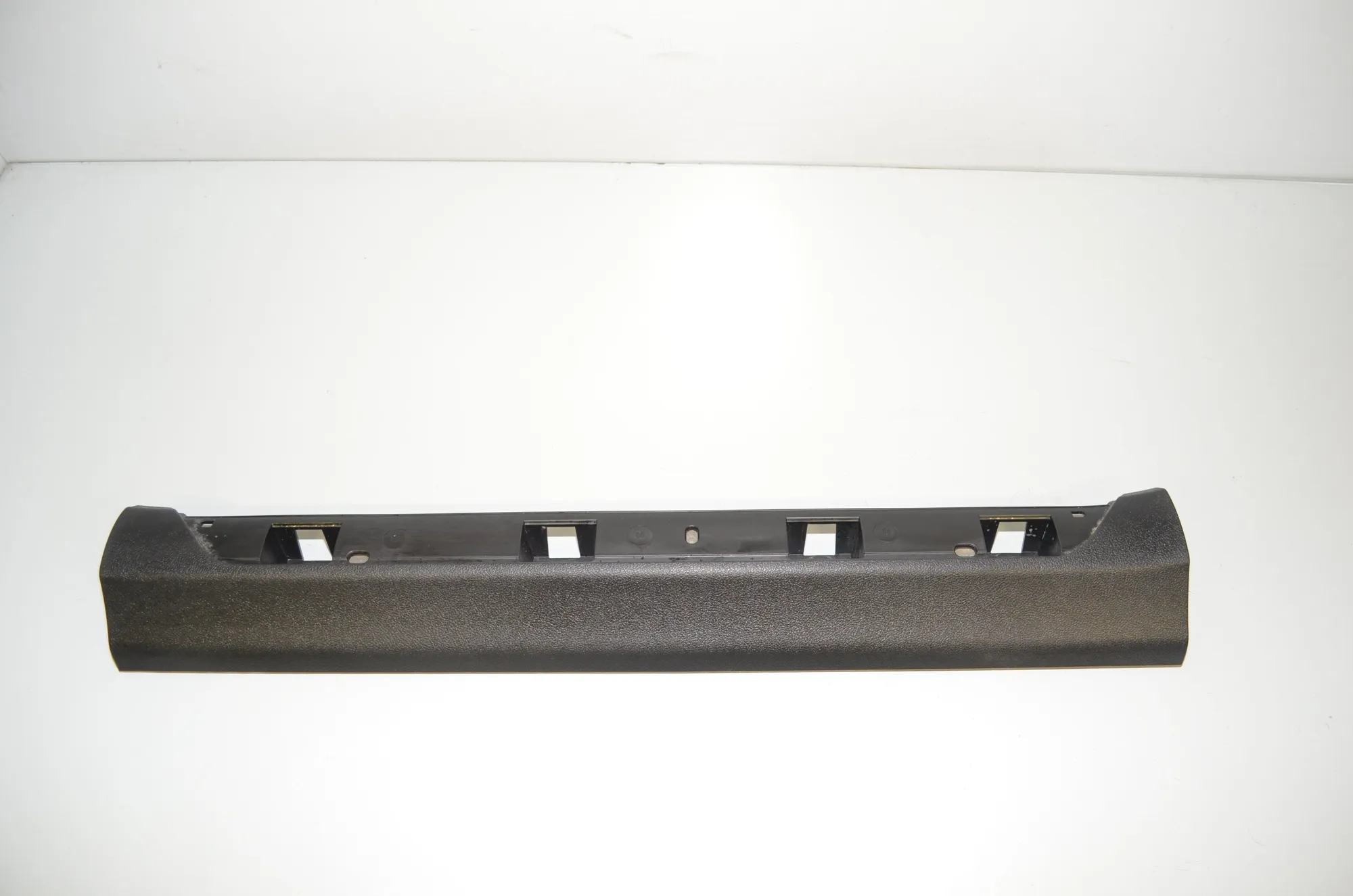 Front Left Interior Step Trim – OEM 7390769 · BMW 7 (G11, G12) 730 d, Ld 2016