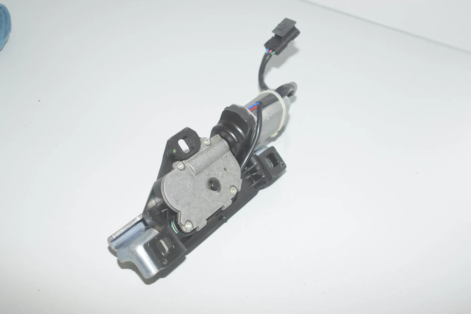 Tailgate Boot Lock – OEM 7114613 · BMW X6 (E71, E72) M 50 d 2013 – 3