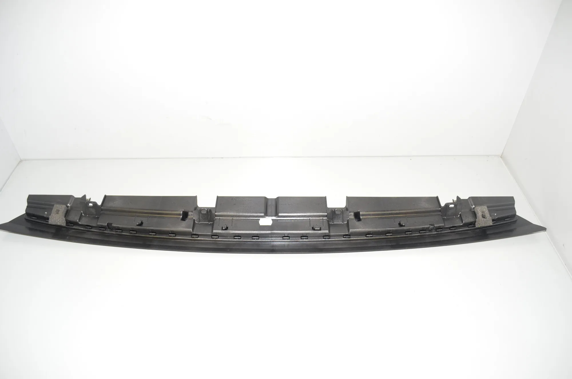 Rear Parcel Shelf Grill – OEM 7355373 · BMW 7 (G11, G12) 730 d, Ld 2016 – 2