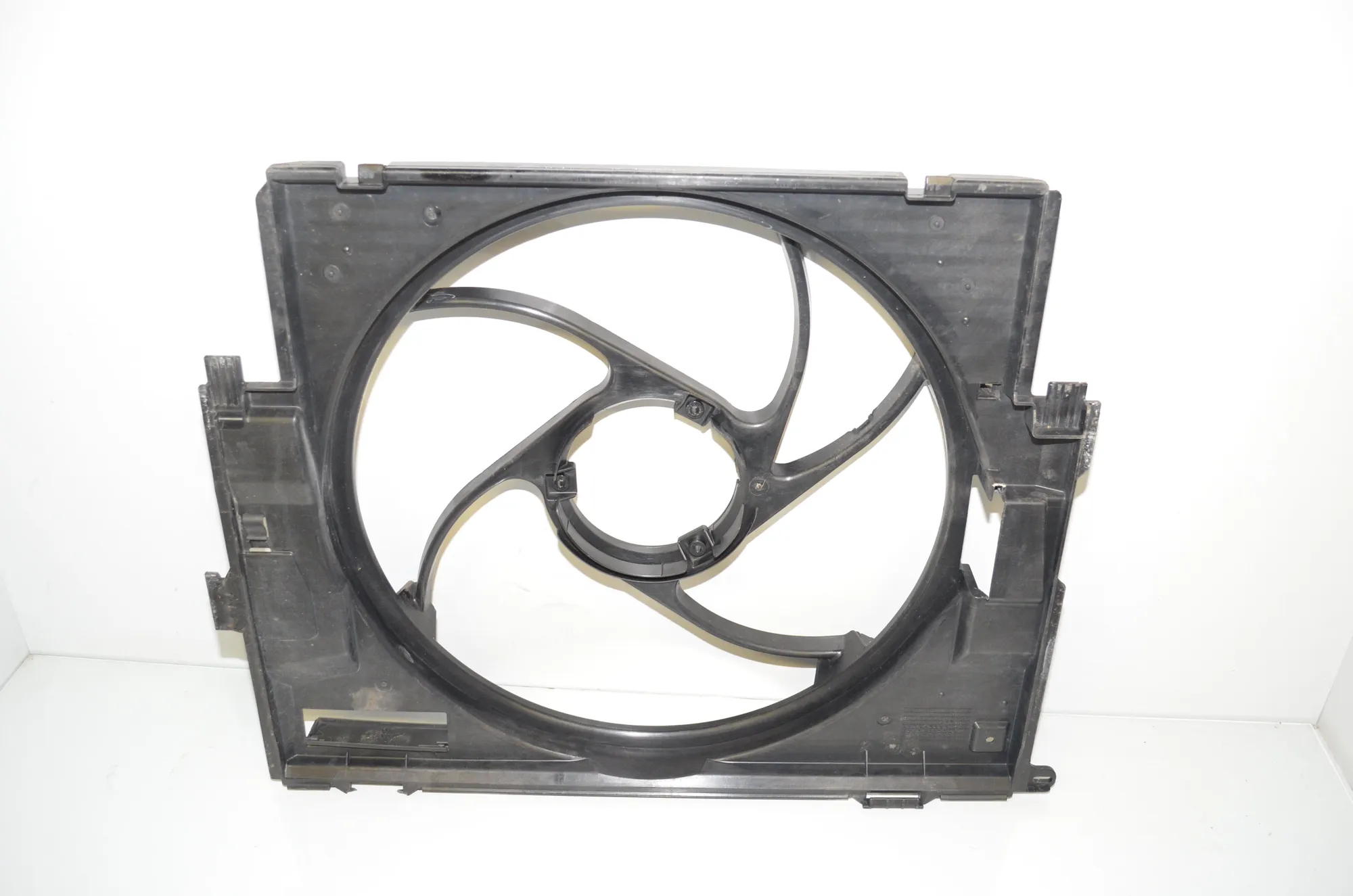 Other Engine Compartment Parts – OEM 7640508 · BMW 2 Cabrio (F23) 220 i 2016 – 4