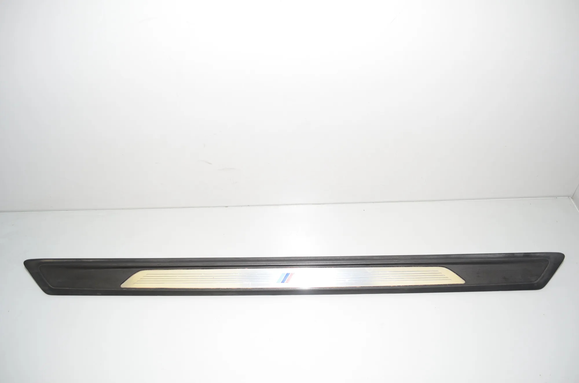 Front Left Sill Trim – OEM 8937923 · BMW 2 Cabrio (F23) 220 i 2016