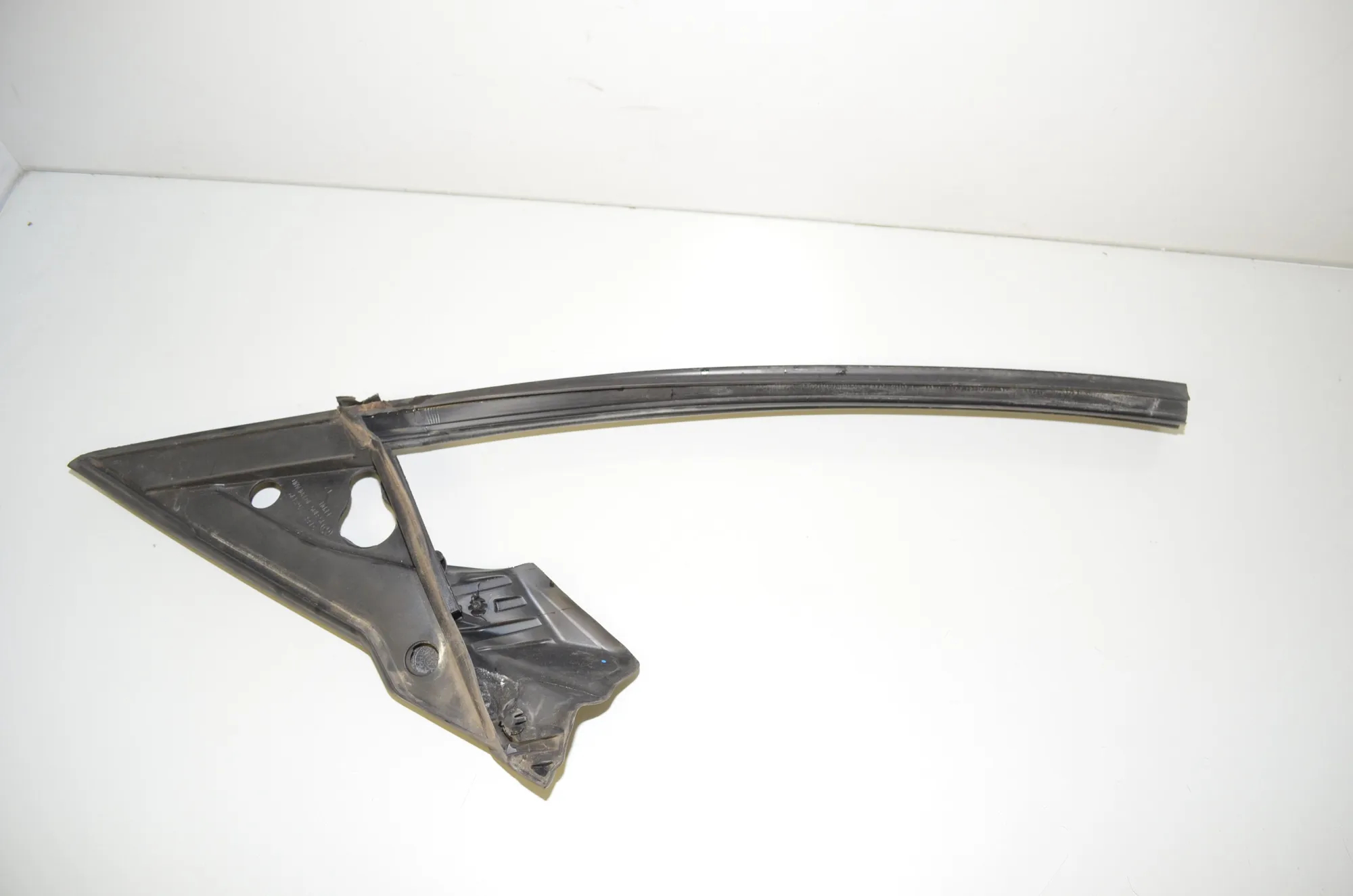 Front Left Door Seal Rubber – OEM 7268419 · BMW 2 Cabrio (F23) 220 i 2017 – 3