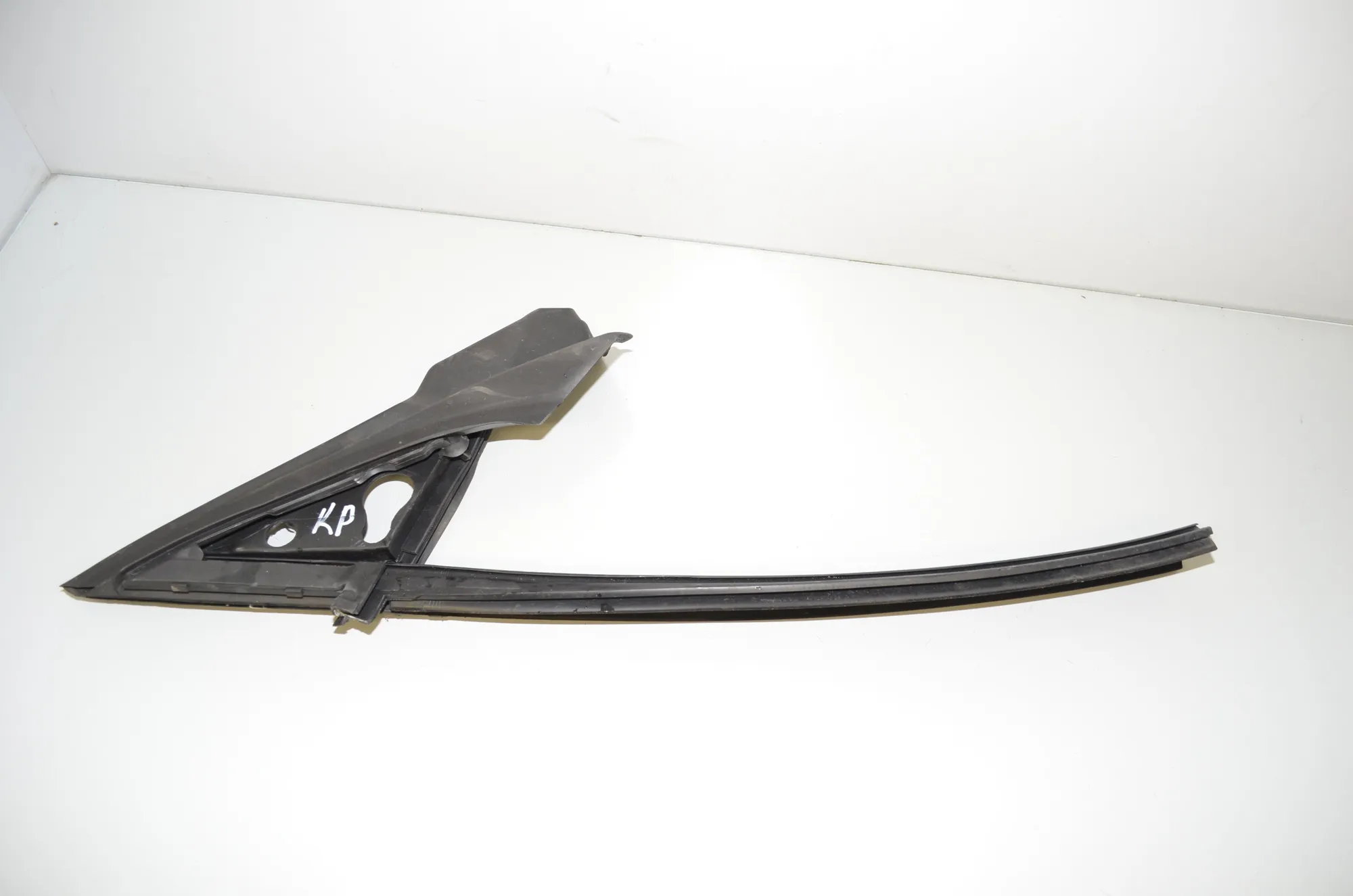 Front Left Door Seal Rubber – OEM 7268419 · BMW 2 Cabrio (F23) 220 i 2017 – 2