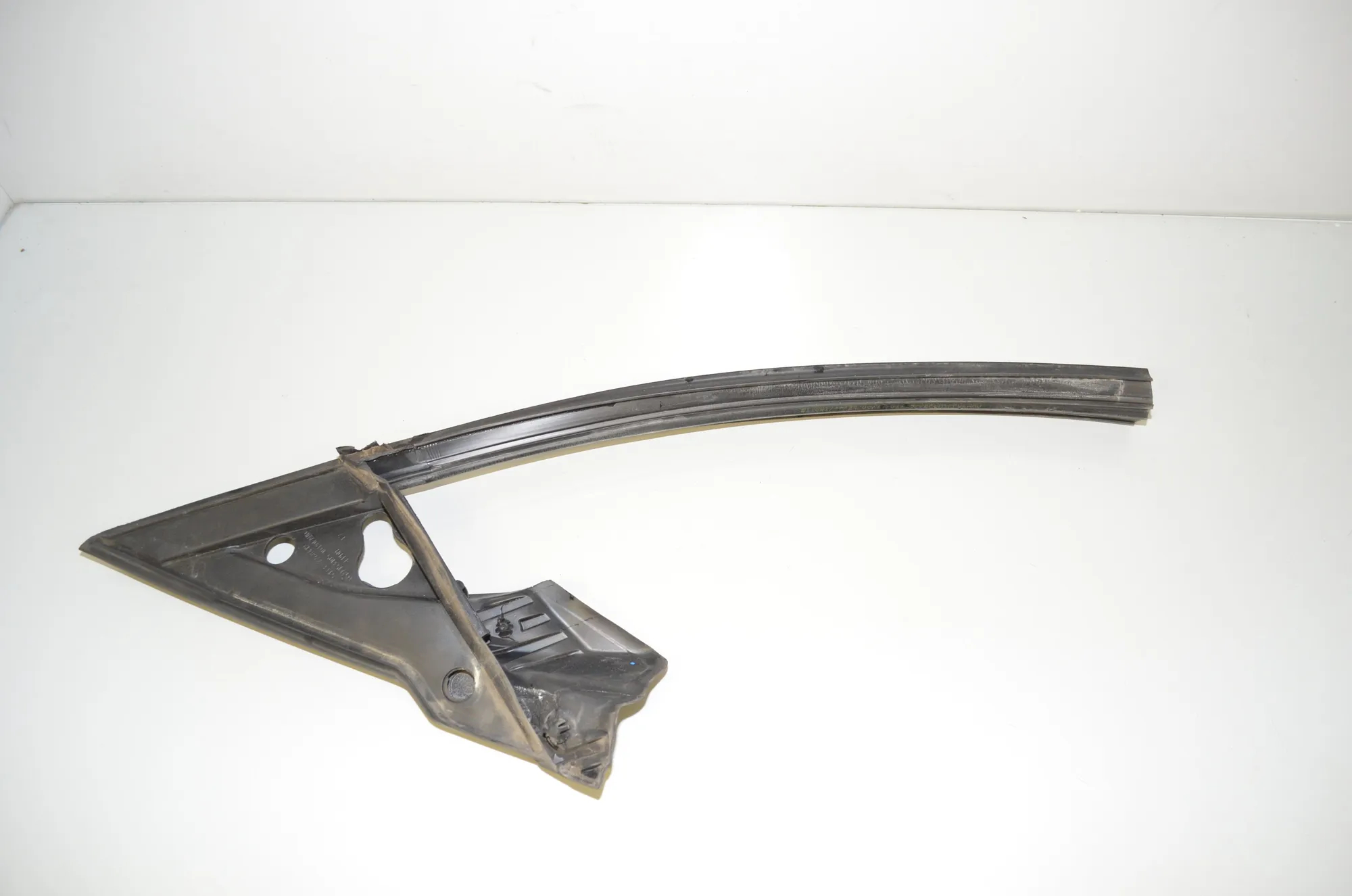 Front Left Door Seal Rubber – OEM 7268419 · BMW 2 Cabrio (F23) 220 i 2017