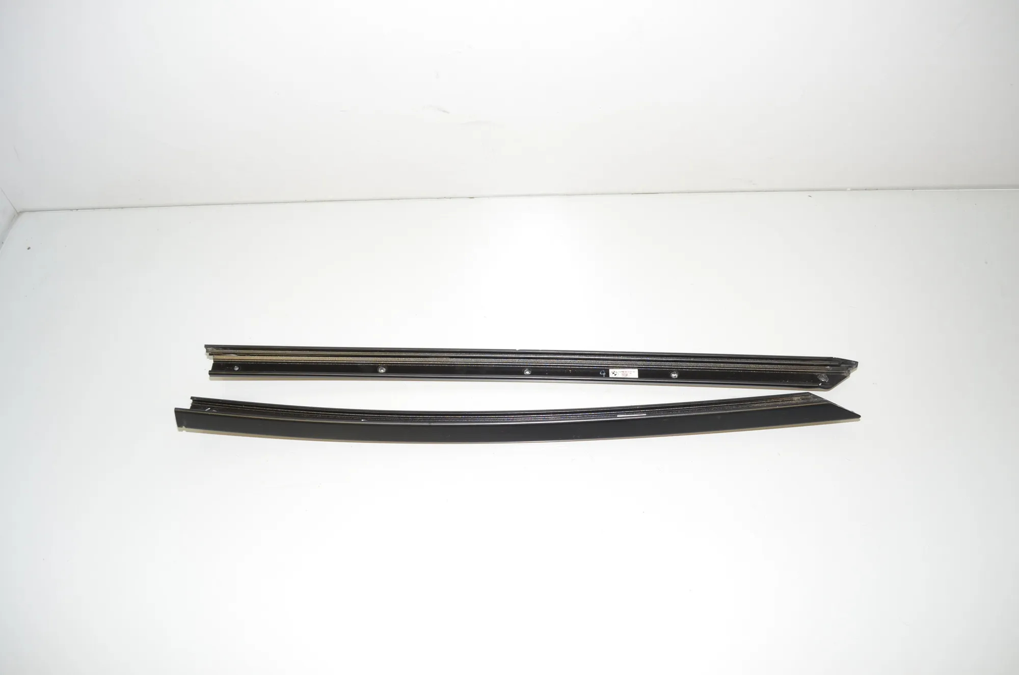Windshield Right Vertical Trim – OEM 7267940 · BMW 2 Cabrio (F23) 220 i 2017