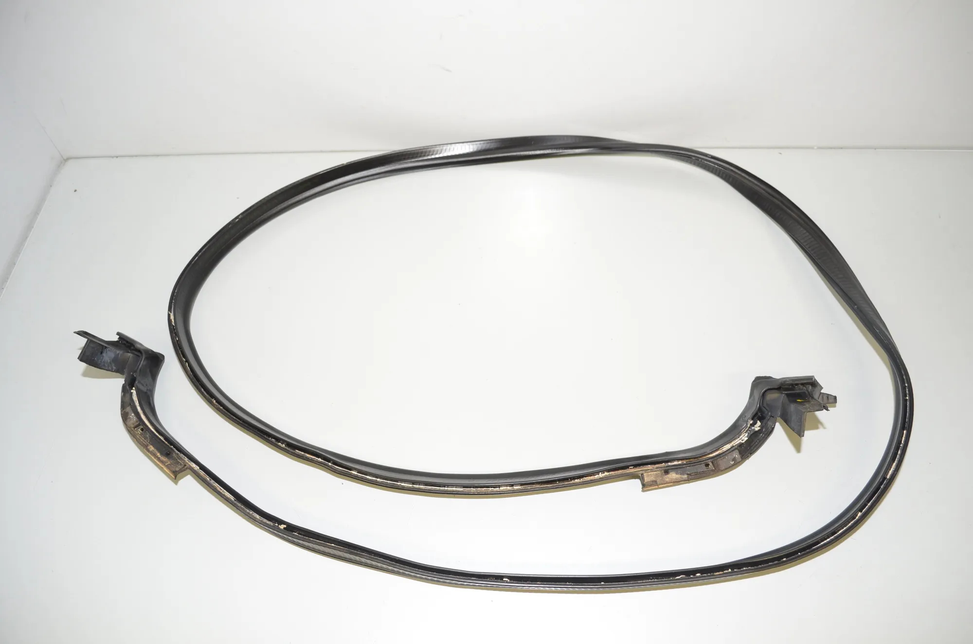 Tailgate Rubber Seal – OEM 7310944 · BMW 2 Cabrio (F23) 220 i 2017