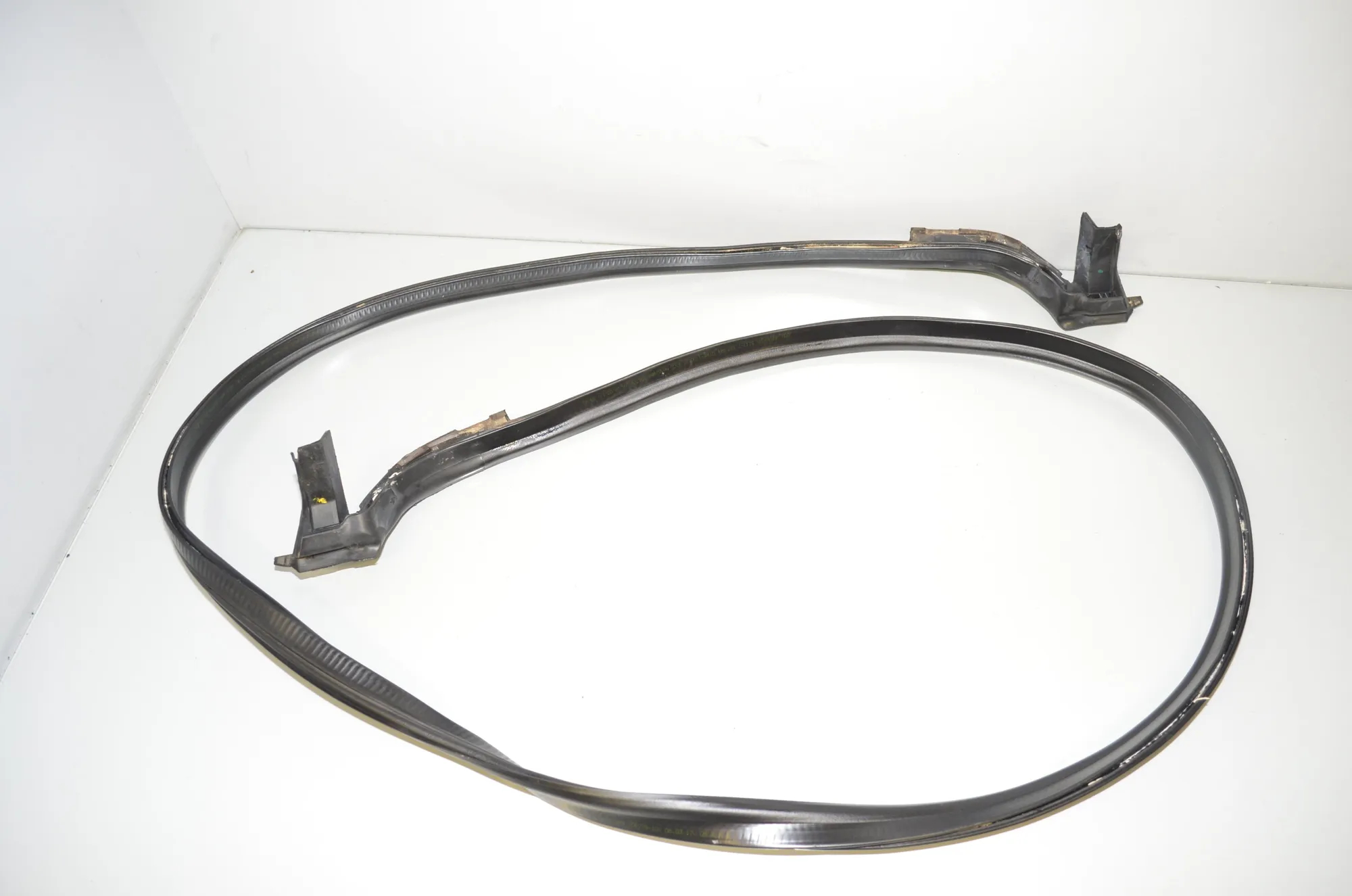 Tailgate Rubber Seal – OEM 7310944 · BMW 2 Cabrio (F23) 220 i 2017 – 2