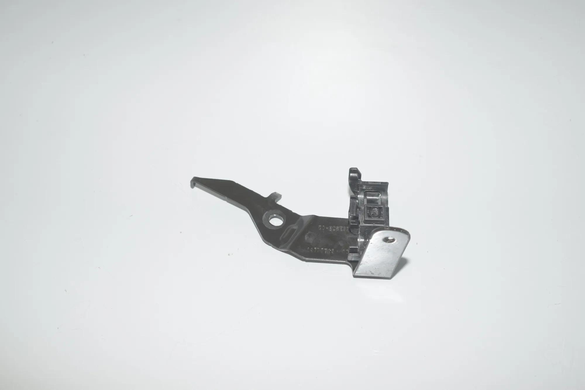 Bracket – OEM 8663979 · BMW 3 Touring (G21) (2019 - -) 330 e Plug-in-Hybrid 2021